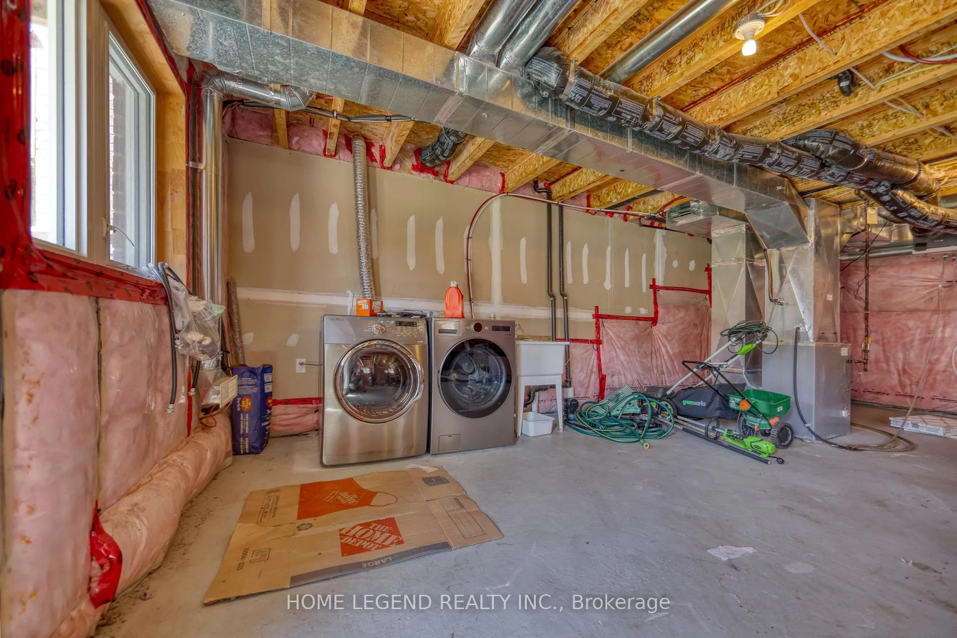 Photo 10 of 76 Thomas Phillips Drive, Aurora, Rural Aurora — HOMEH