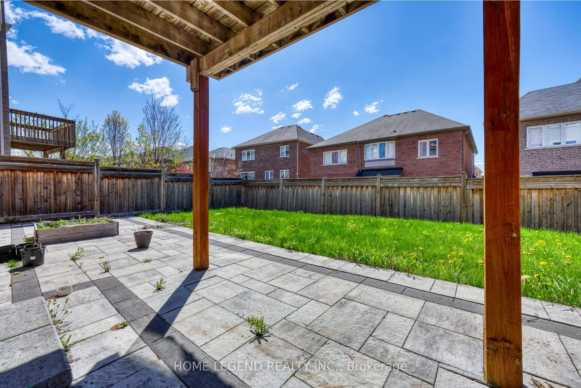 Photo 11 of 76 Thomas Phillips Drive, Aurora, Rural Aurora — HOMEH