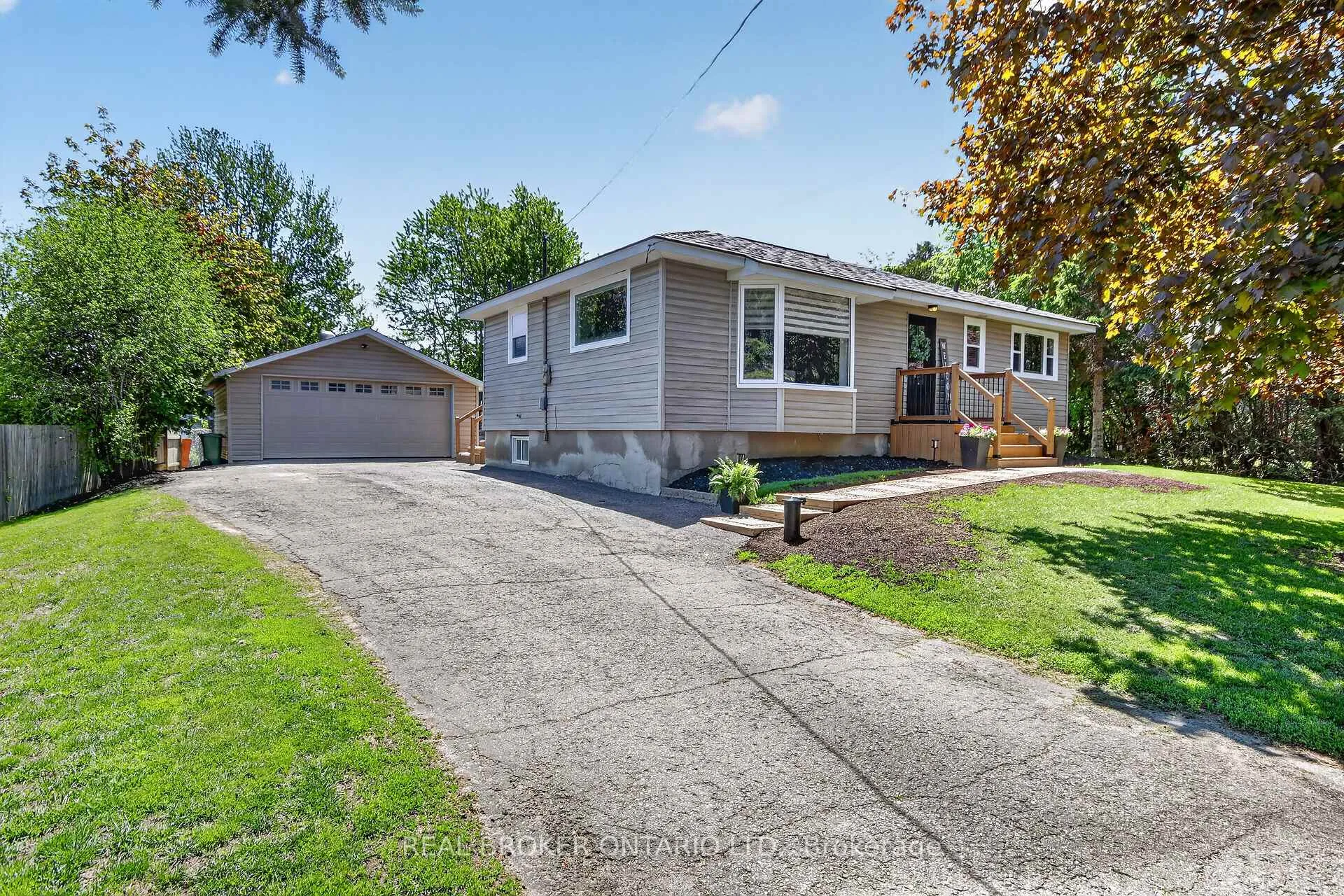 Front of 5626 Owen Street