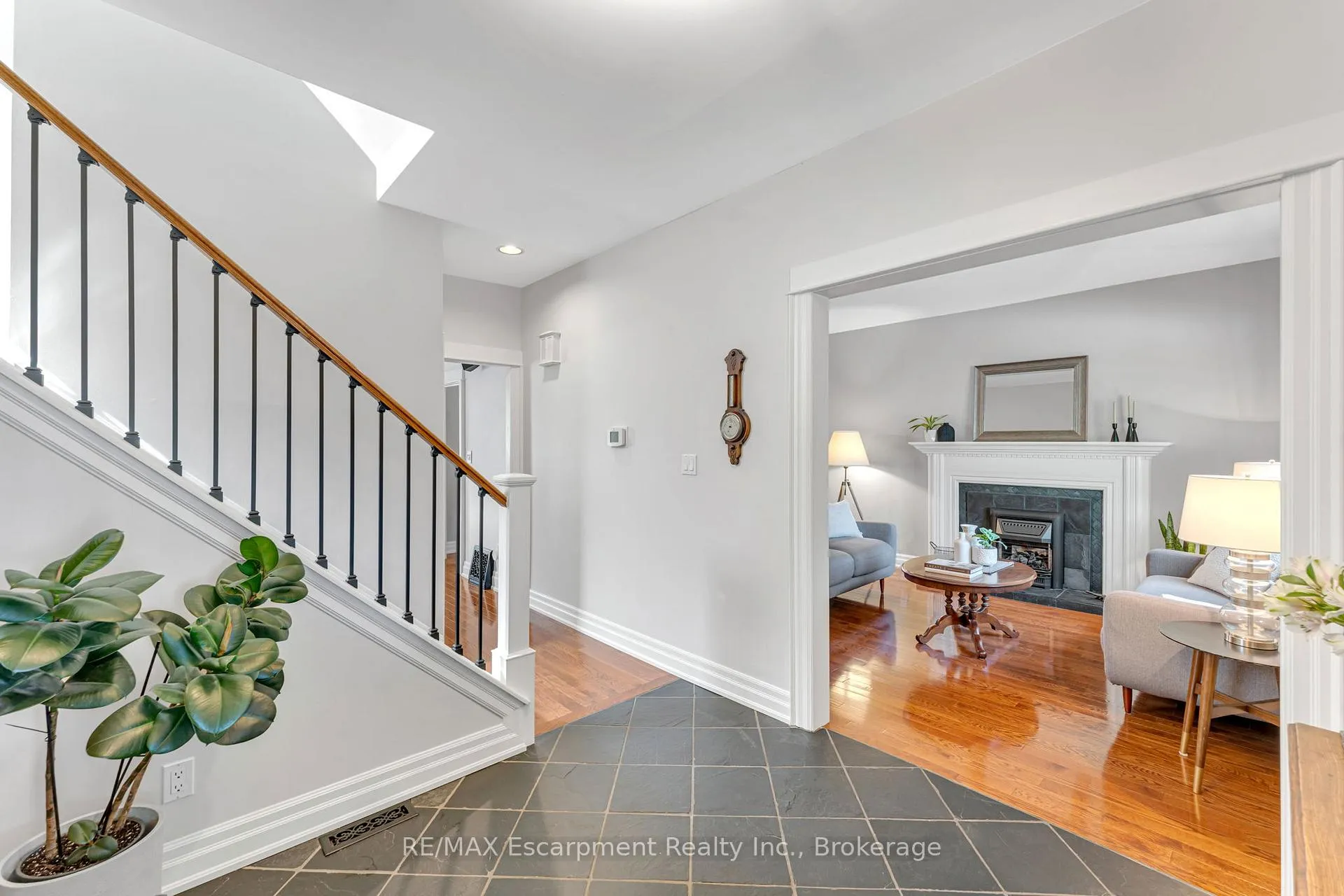 Photo 3 of 546 Hurd Avenue, Burlington, Brant — HOMEH