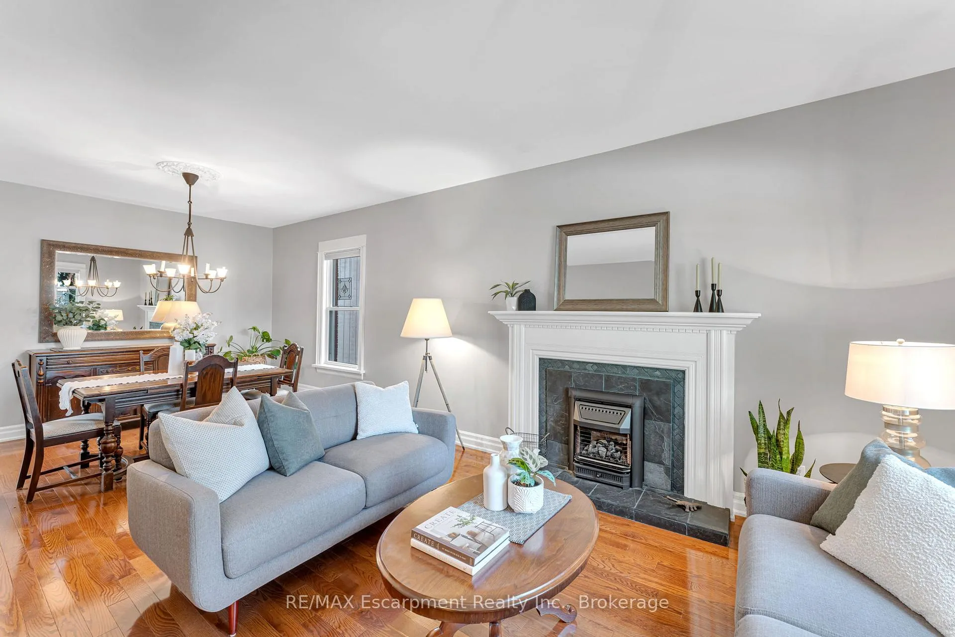 Photo 4 of 546 Hurd Avenue, Burlington, Brant — HOMEH