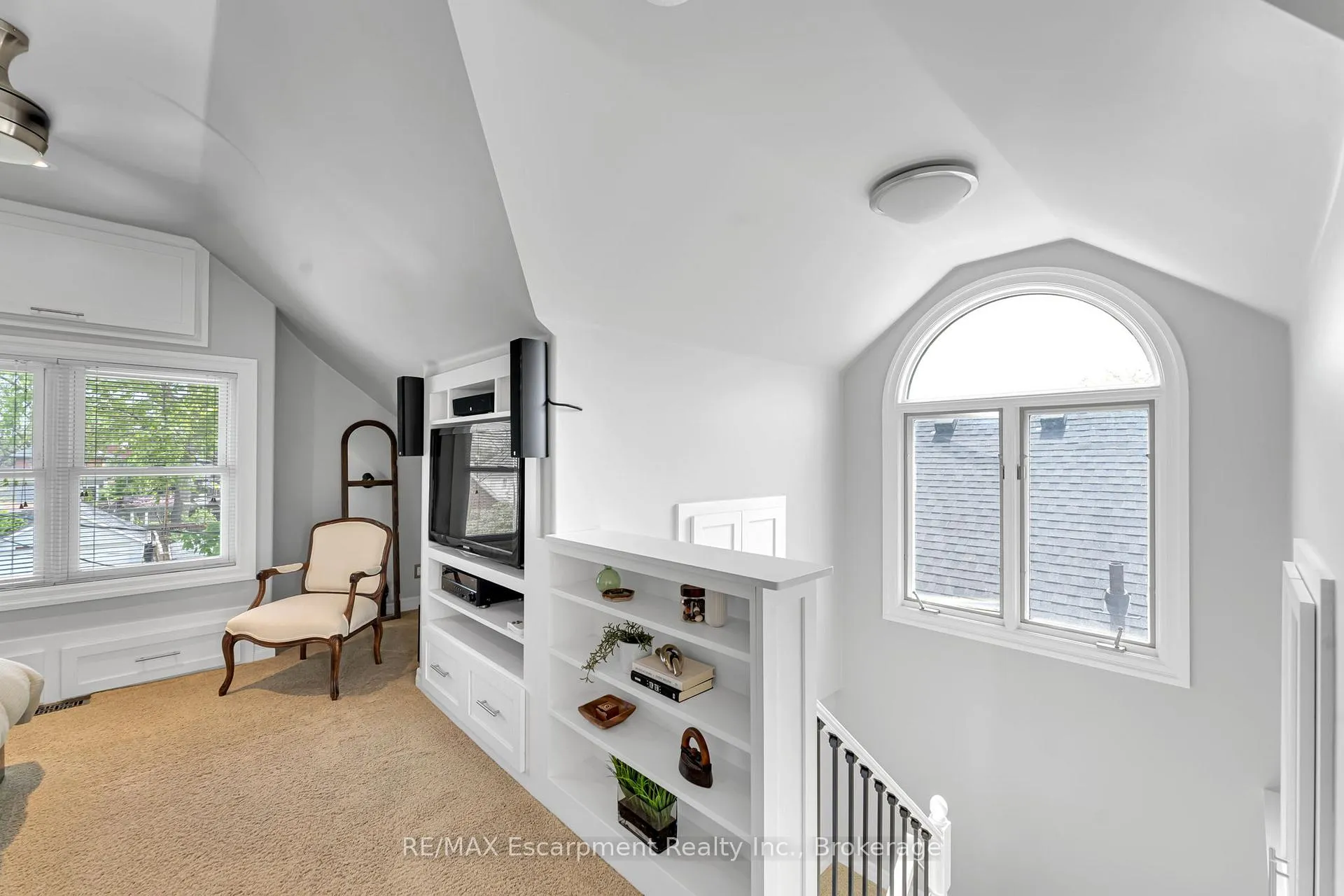 Photo 18 of 546 Hurd Avenue, Burlington, Brant — HOMEH