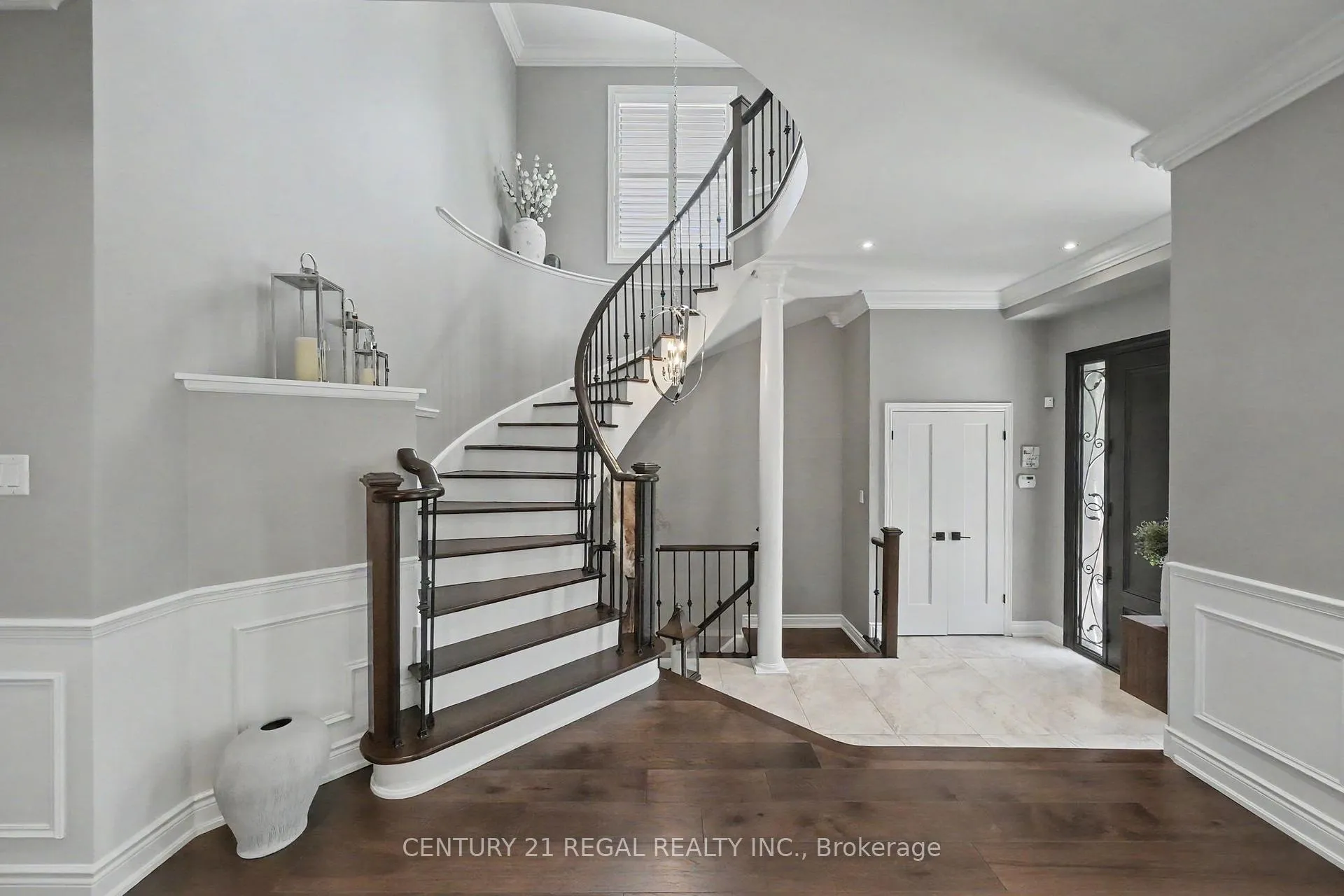 Photo 3 of 2260 Chickadee Crescent, Oakville, West Oak Trails — HOMEH