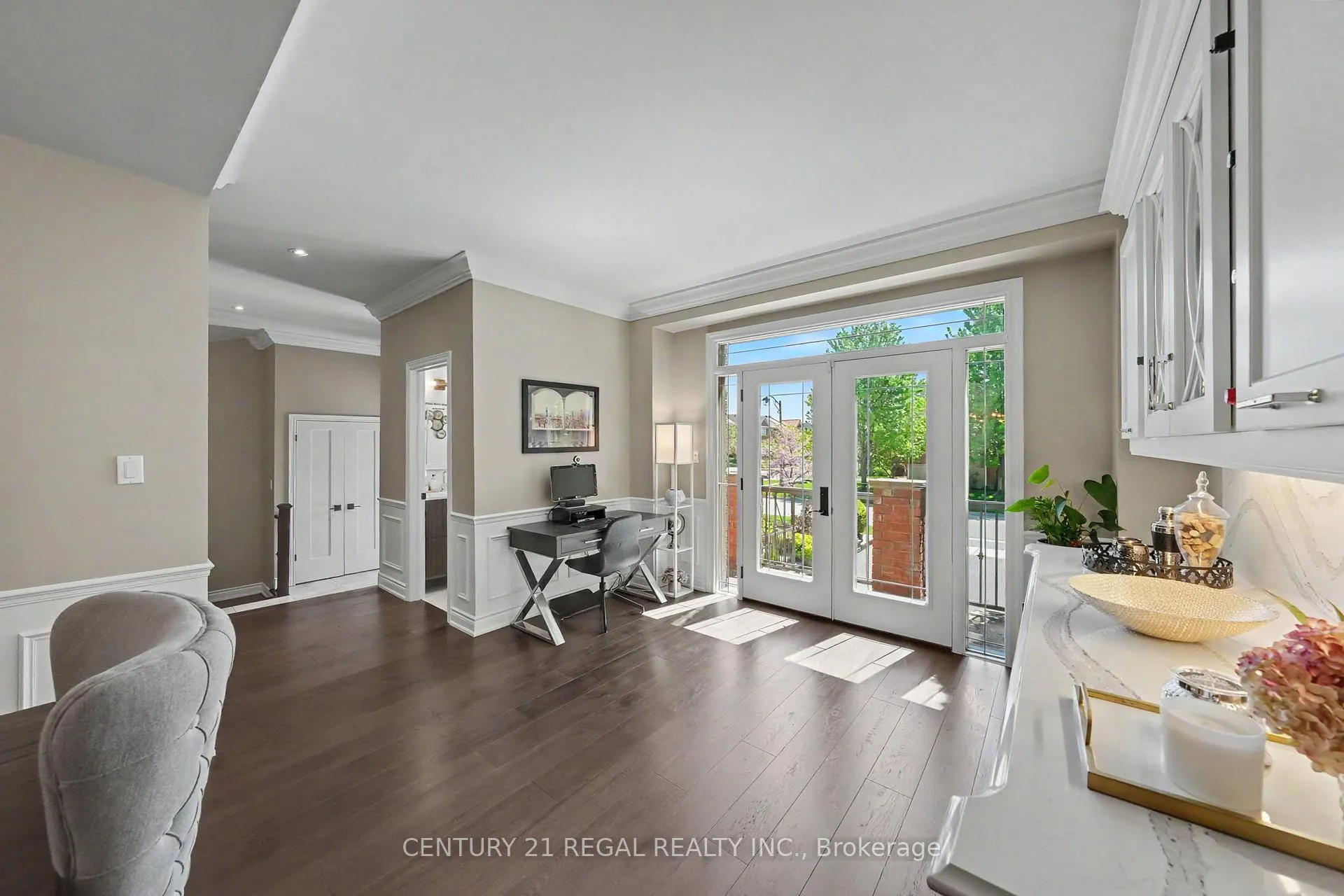 Photo 5 of 2260 Chickadee Crescent, Oakville, West Oak Trails — HOMEH