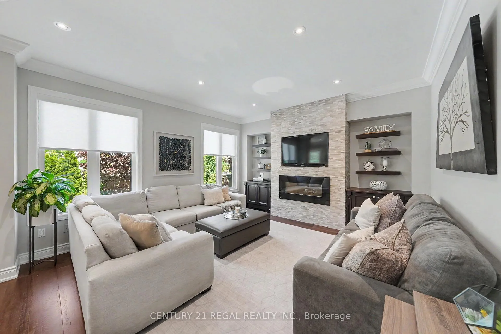 Photo 9 of 2260 Chickadee Crescent, Oakville, West Oak Trails — HOMEH
