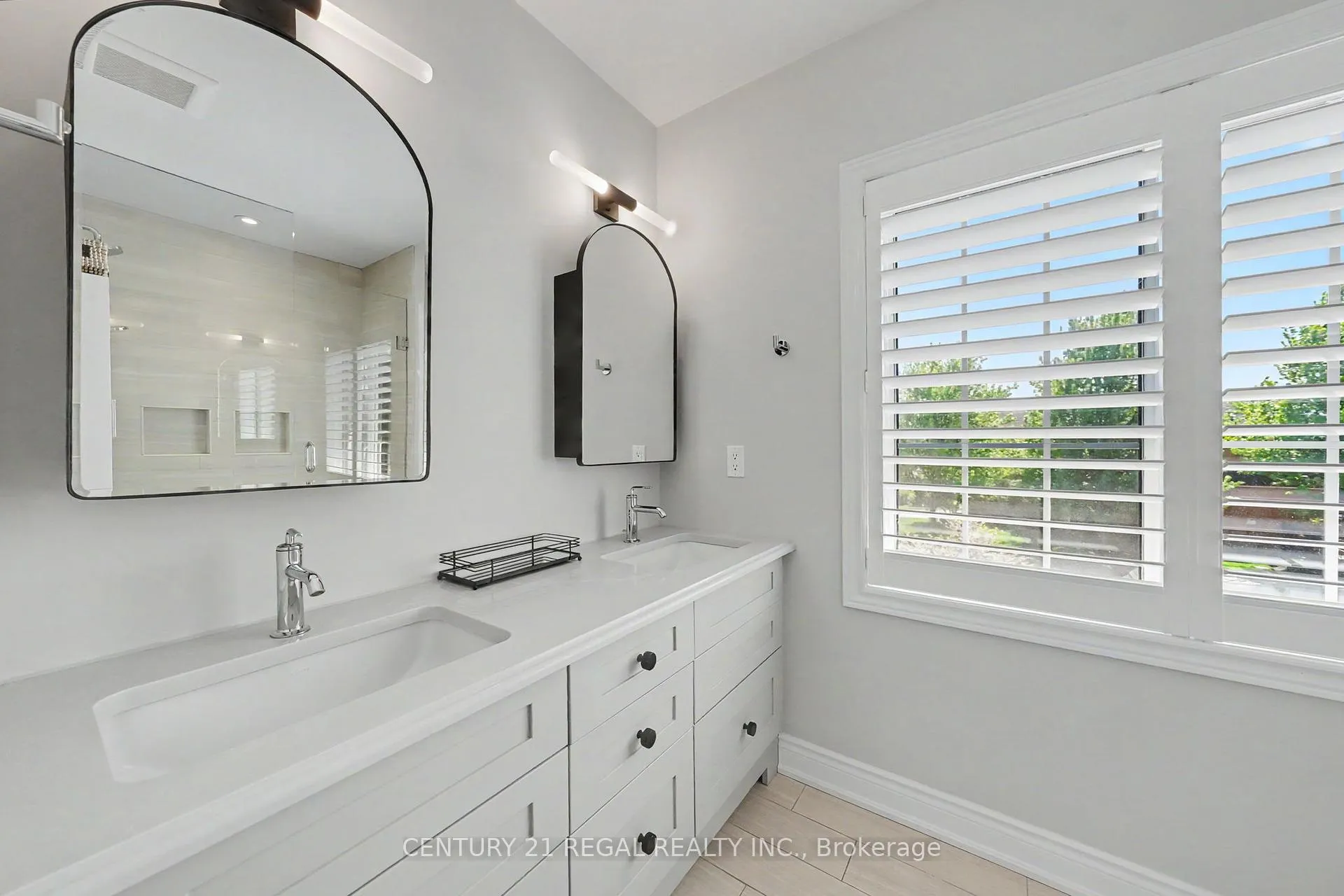 Photo 17 of 2260 Chickadee Crescent, Oakville, West Oak Trails — HOMEH
