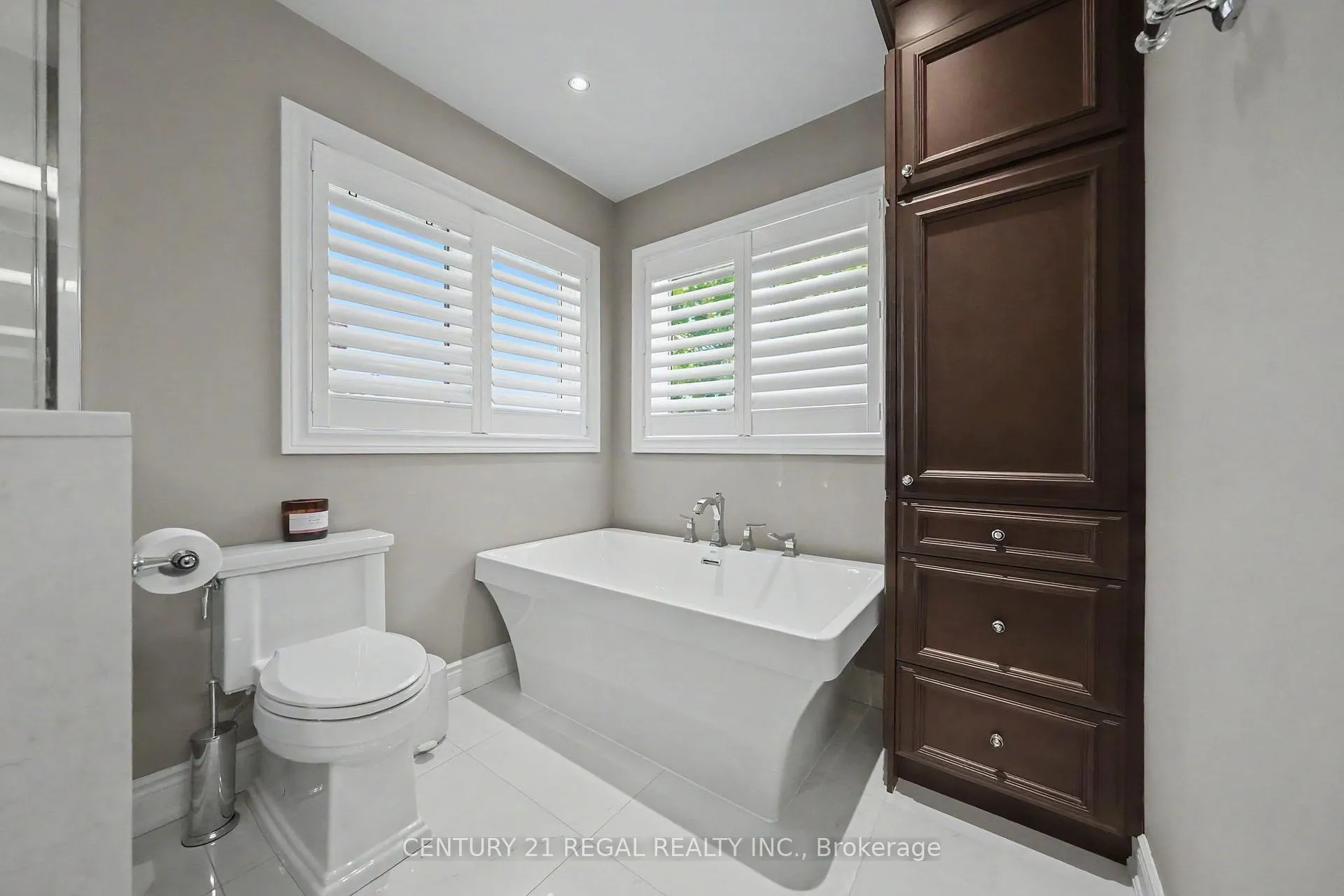Photo 27 of 2260 Chickadee Crescent, Oakville, West Oak Trails — HOMEH