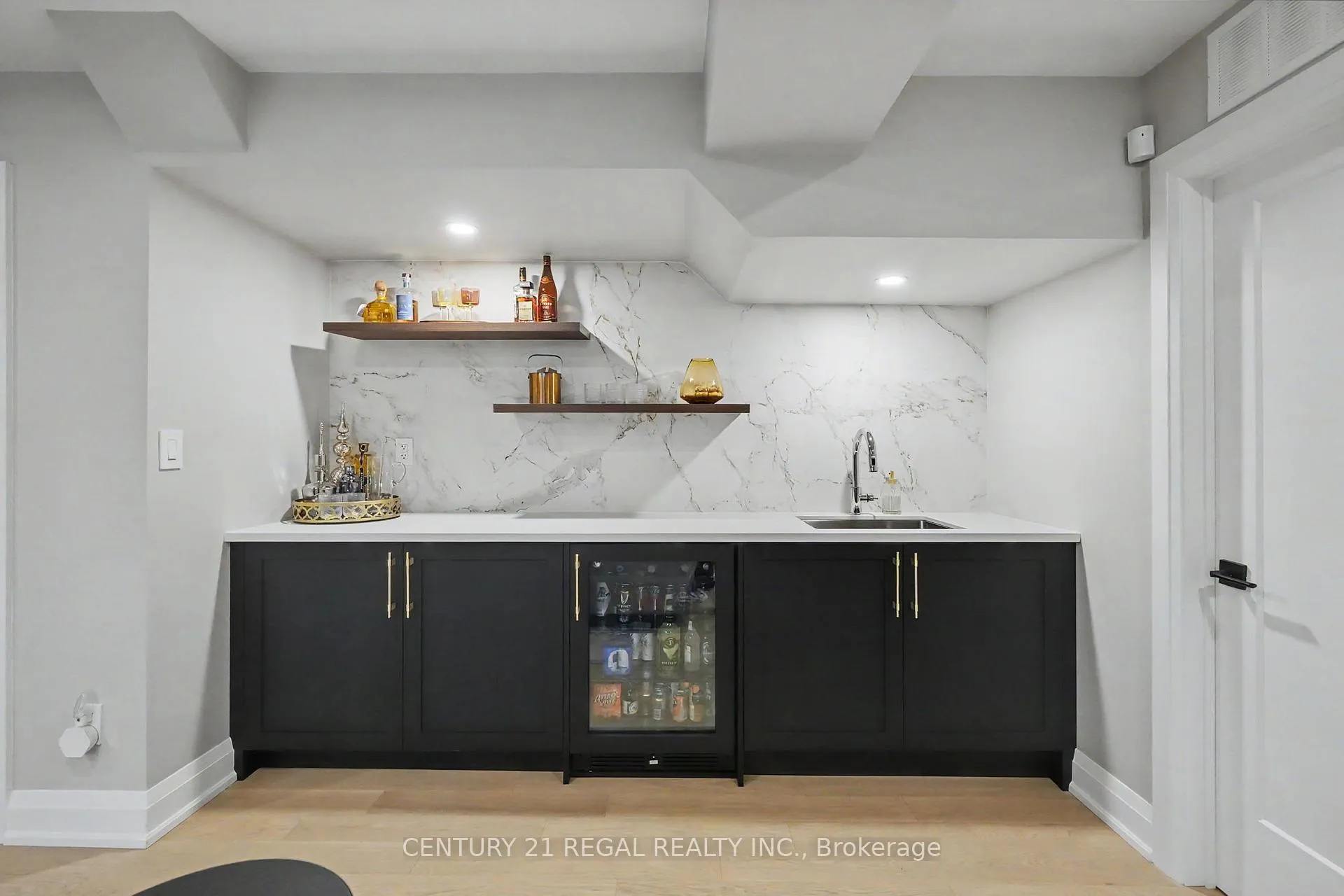 Photo 33 of 2260 Chickadee Crescent, Oakville, West Oak Trails — HOMEH