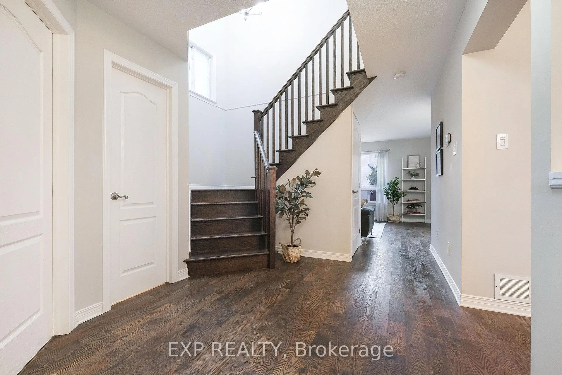 Photo 4 of 34 Avonmore Crescent, Ottawa, Barrhaven East — HOMEH