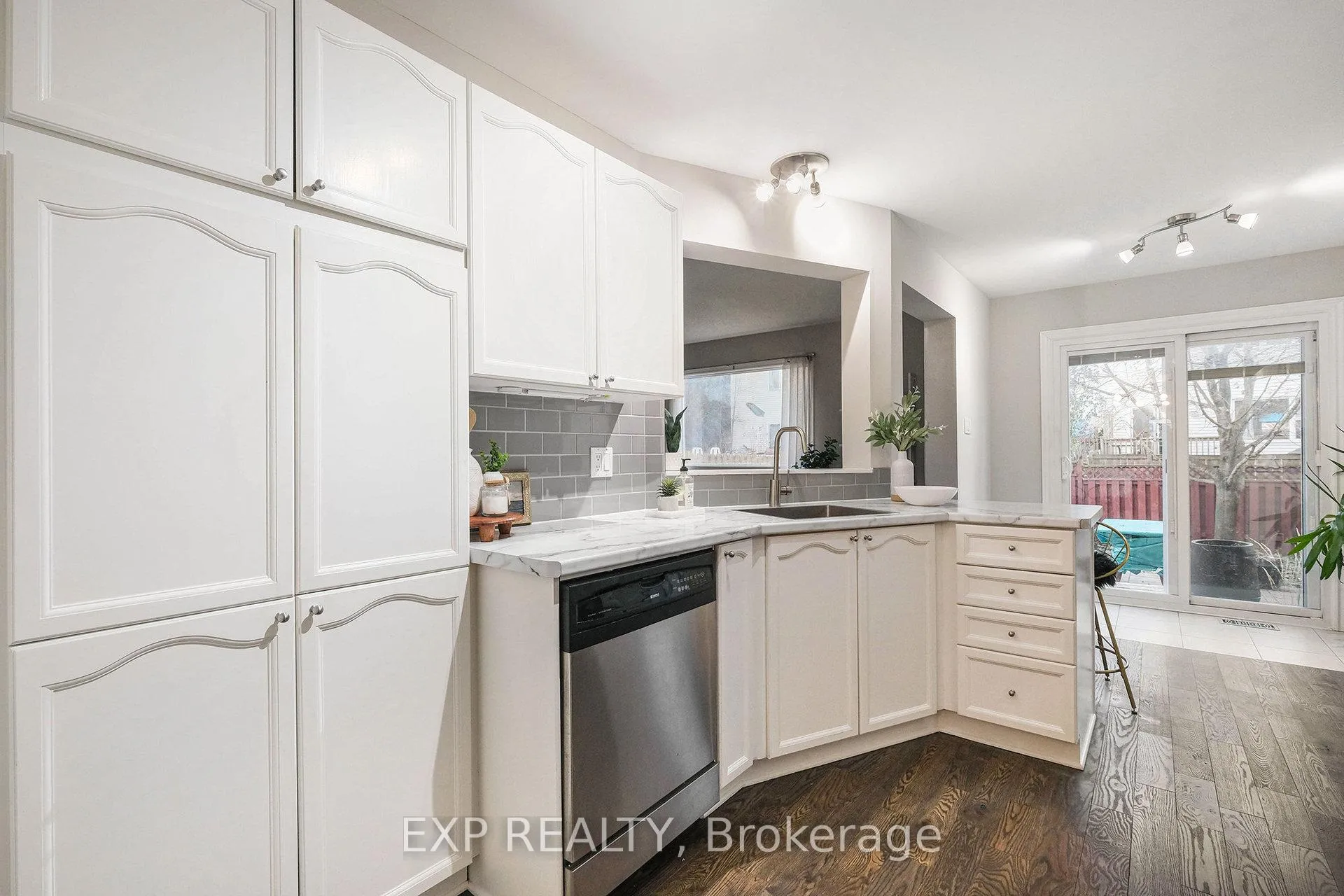 Photo 7 of 34 Avonmore Crescent, Ottawa, Barrhaven East — HOMEH