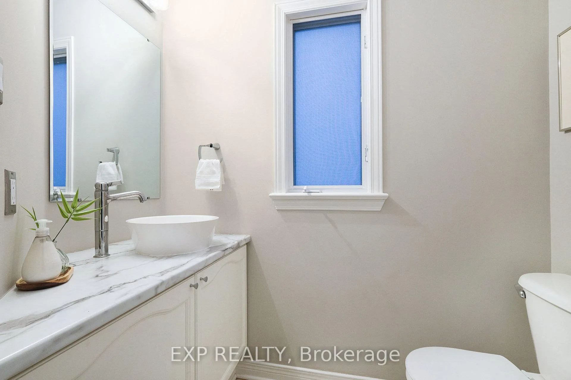 Photo 10 of 34 Avonmore Crescent, Ottawa, Barrhaven East — HOMEH