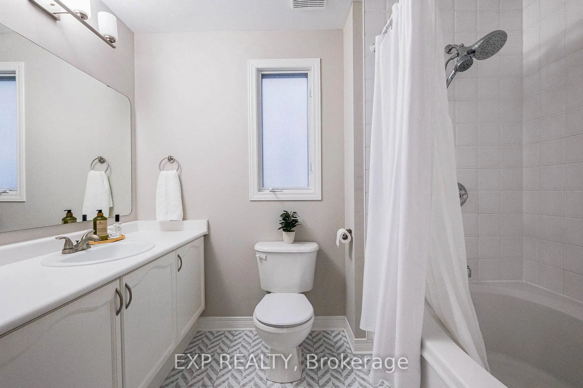 Photo 15 of 34 Avonmore Crescent, Ottawa, Barrhaven East — HOMEH