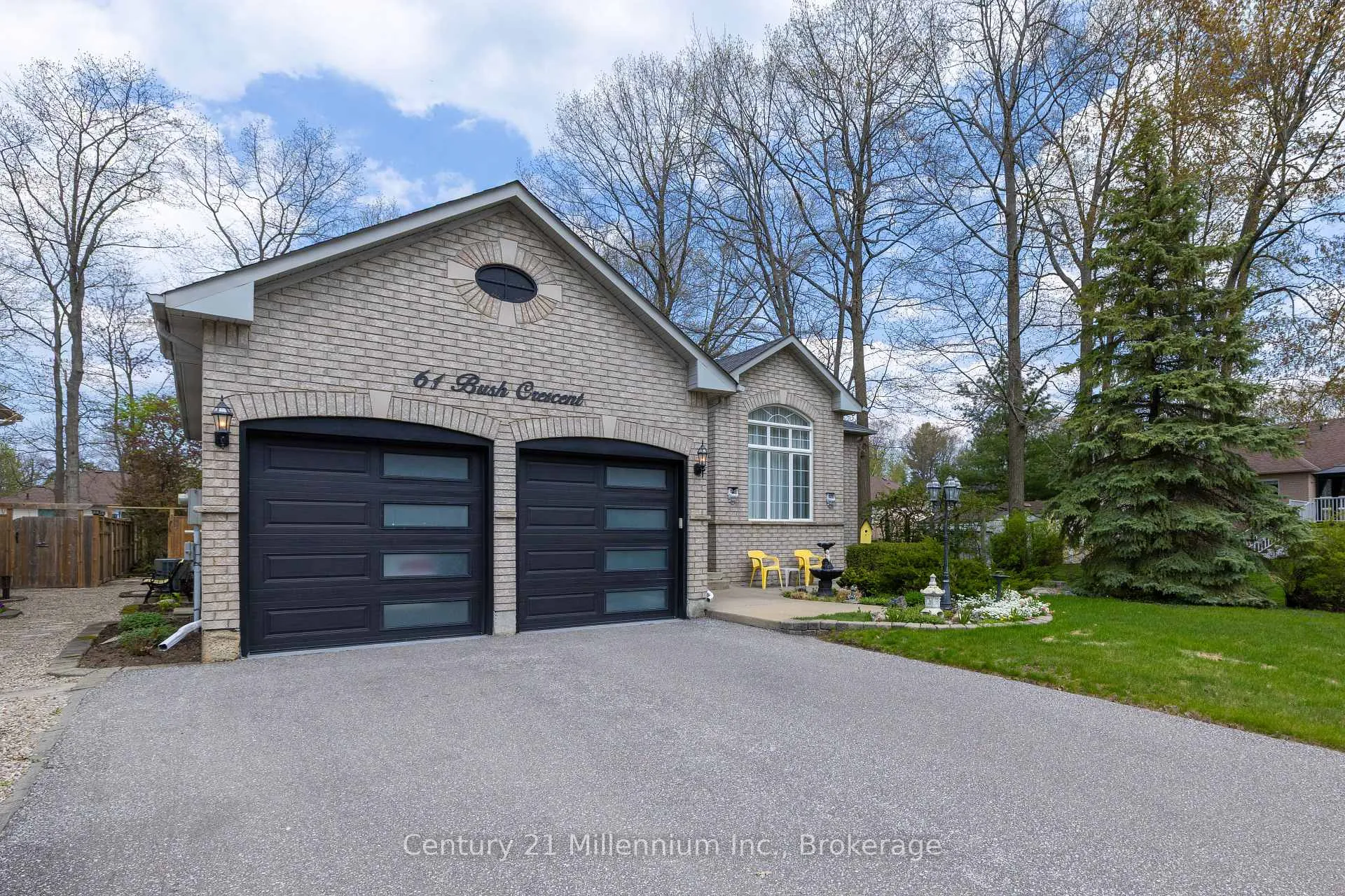 Photo 2 of 61 Bush Crescent, Wasaga Beach — HOMEH