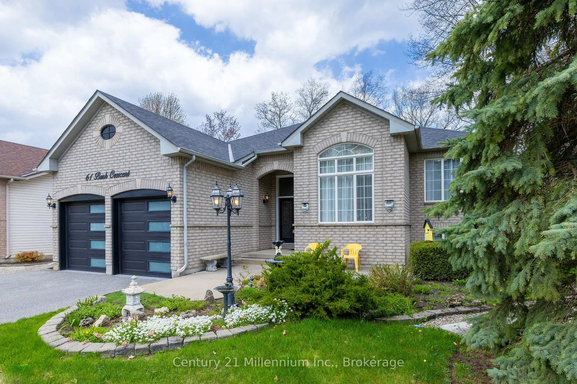 Photo 3 of 61 Bush Crescent, Wasaga Beach — HOMEH