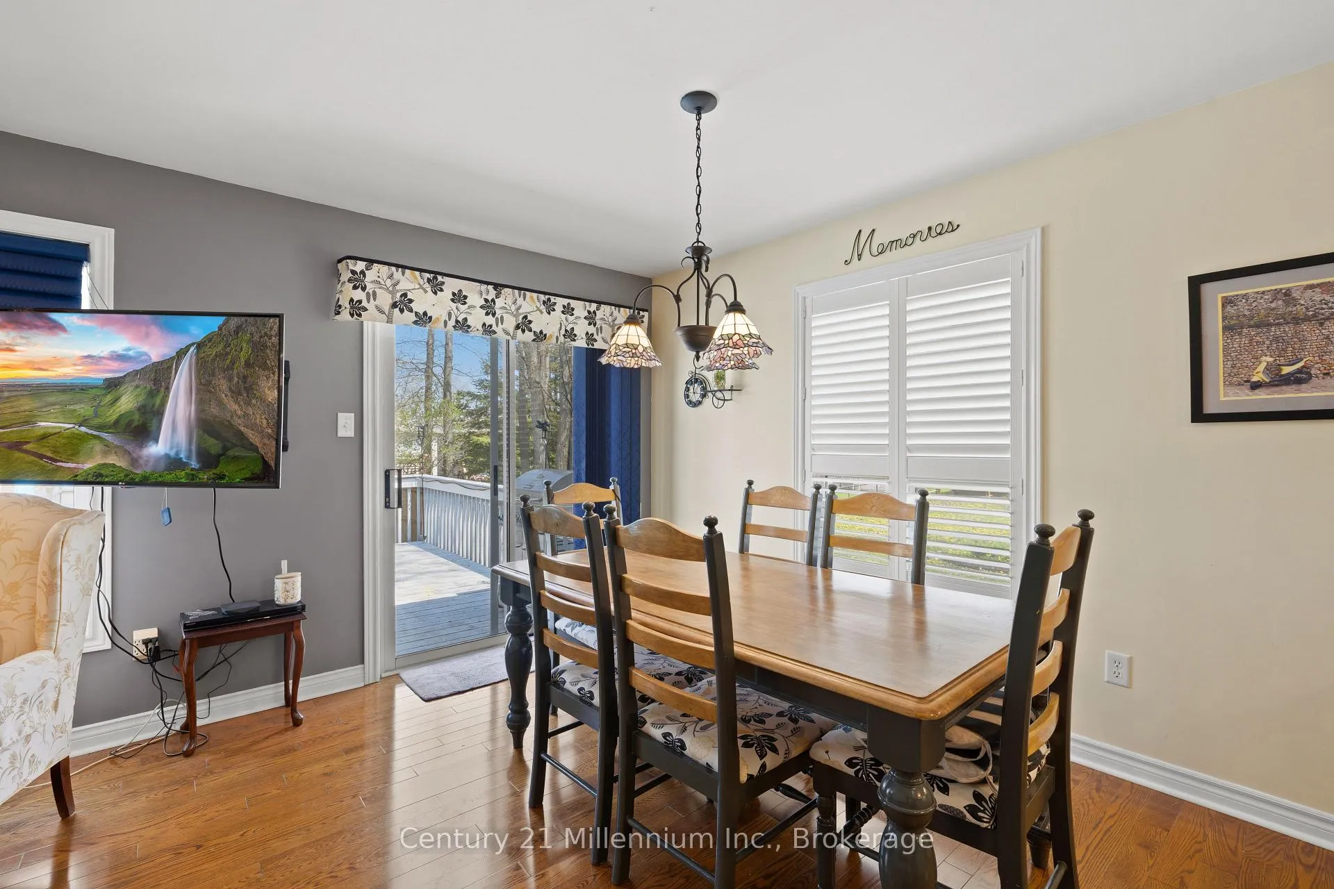 Photo 9 of 61 Bush Crescent, Wasaga Beach — HOMEH
