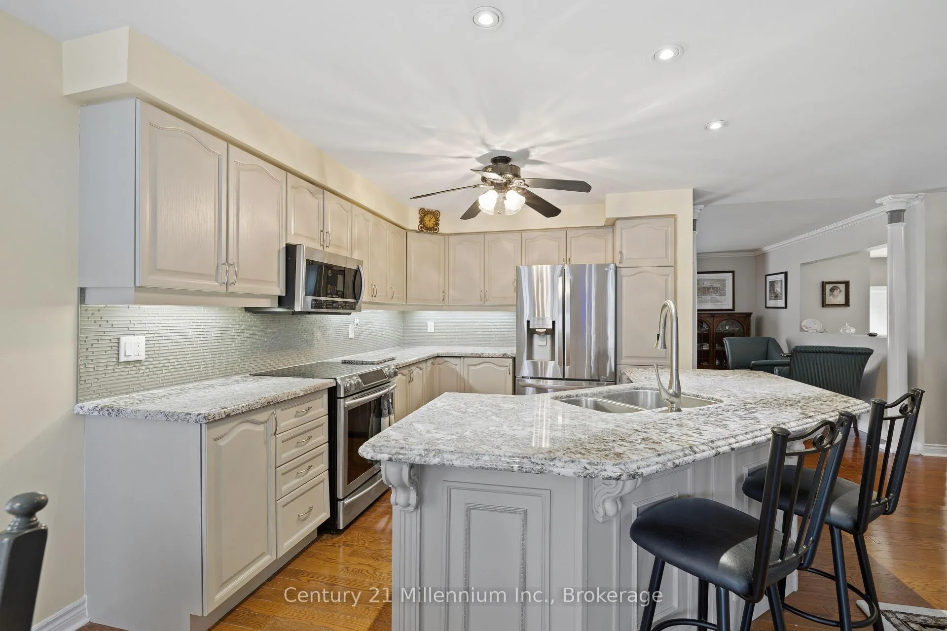 Photo 13 of 61 Bush Crescent, Wasaga Beach — HOMEH