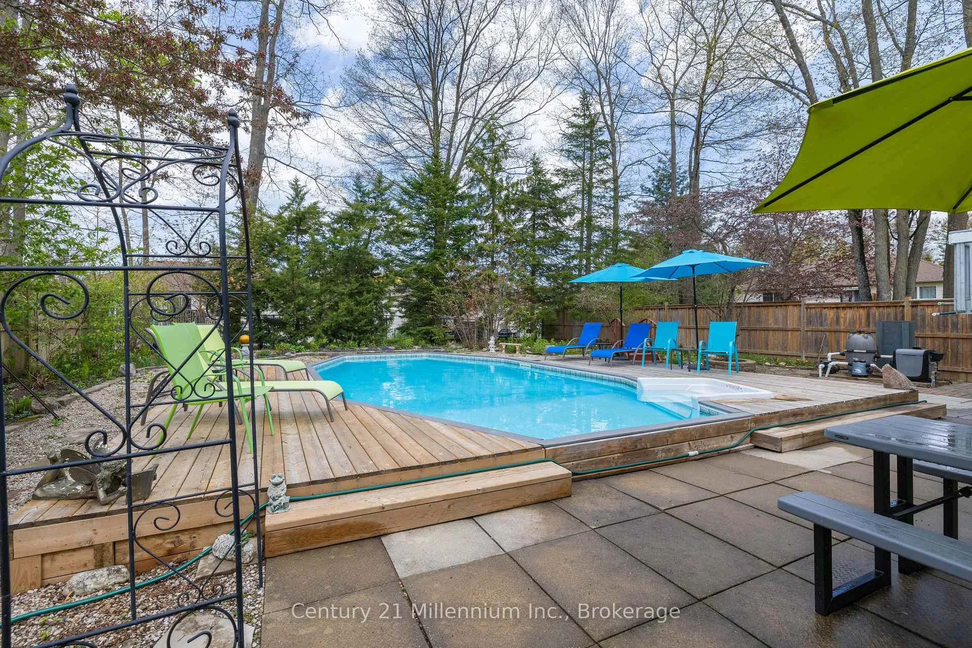 Photo 31 of 61 Bush Crescent, Wasaga Beach — HOMEH