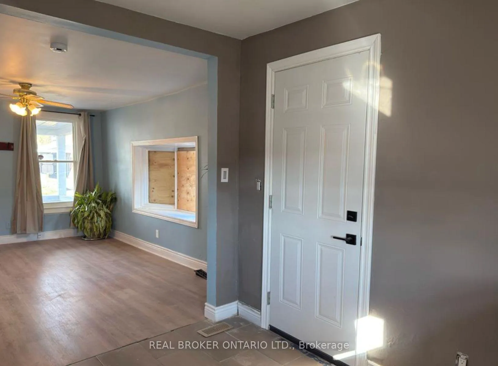 Photo 5 of 82 Page Street, St. Catharines, E. Chester — HOMEH