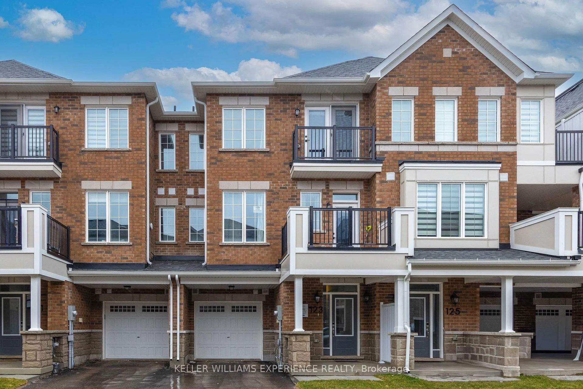 Photo 2 of 123 Pearen Lane, Barrie, Rural Barrie Southwest — HOMEH