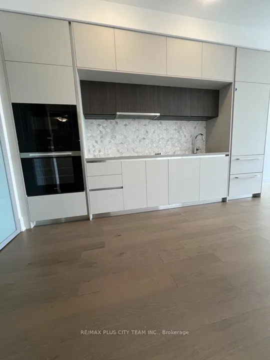 Photo 4 of Unit 402, 800 Broadview Avenue, Toronto, Playter Estates-Danforth — HOMEH