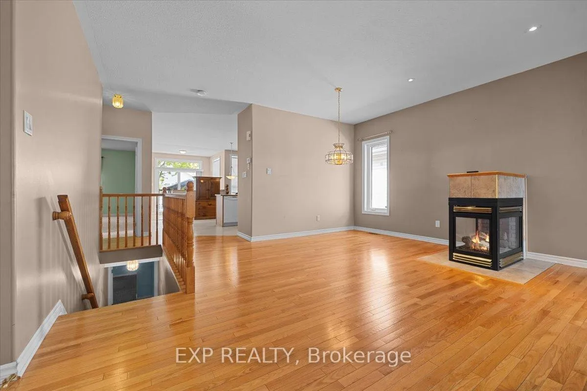 Photo 8 of 4063 Canyon Walk Drive, Ottawa, Riverside South/Gloucester Glen — HOMEH