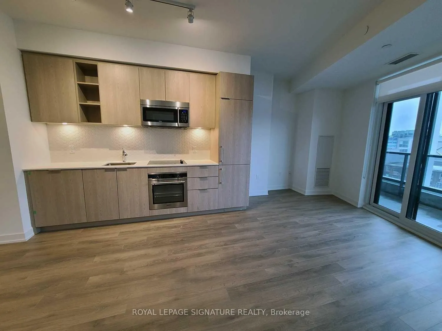 Photo 3 of Unit 607, 50 Ordnance Street, Toronto, Niagara — HOMEH