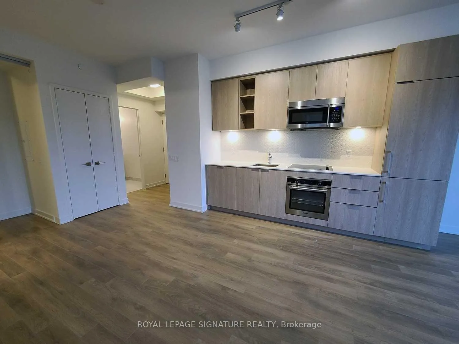 Photo 5 of Unit 607, 50 Ordnance Street, Toronto, Niagara — HOMEH
