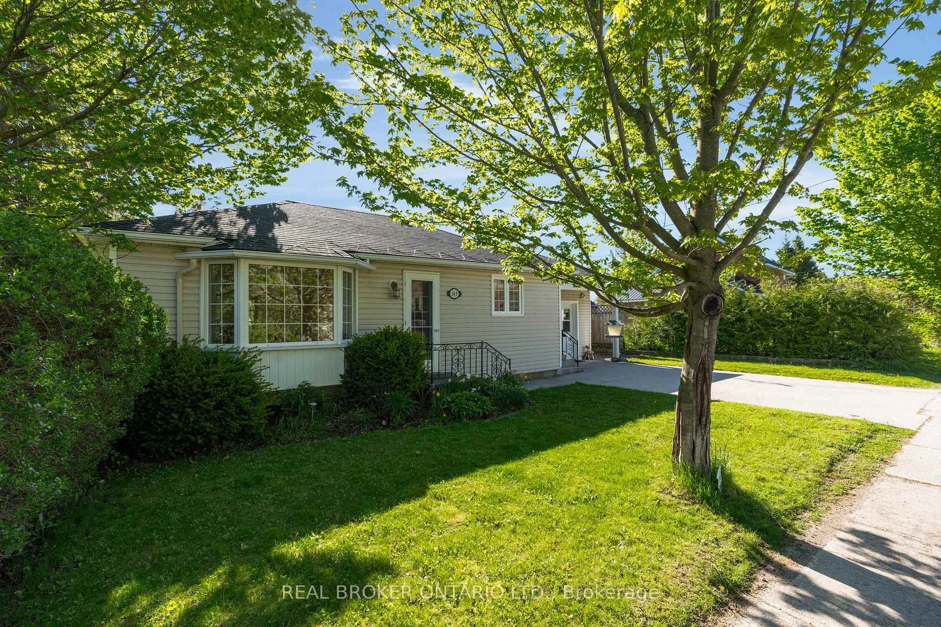 Photo 2 of 145 Collingwood Street, Clearview, Creemore — HOMEH