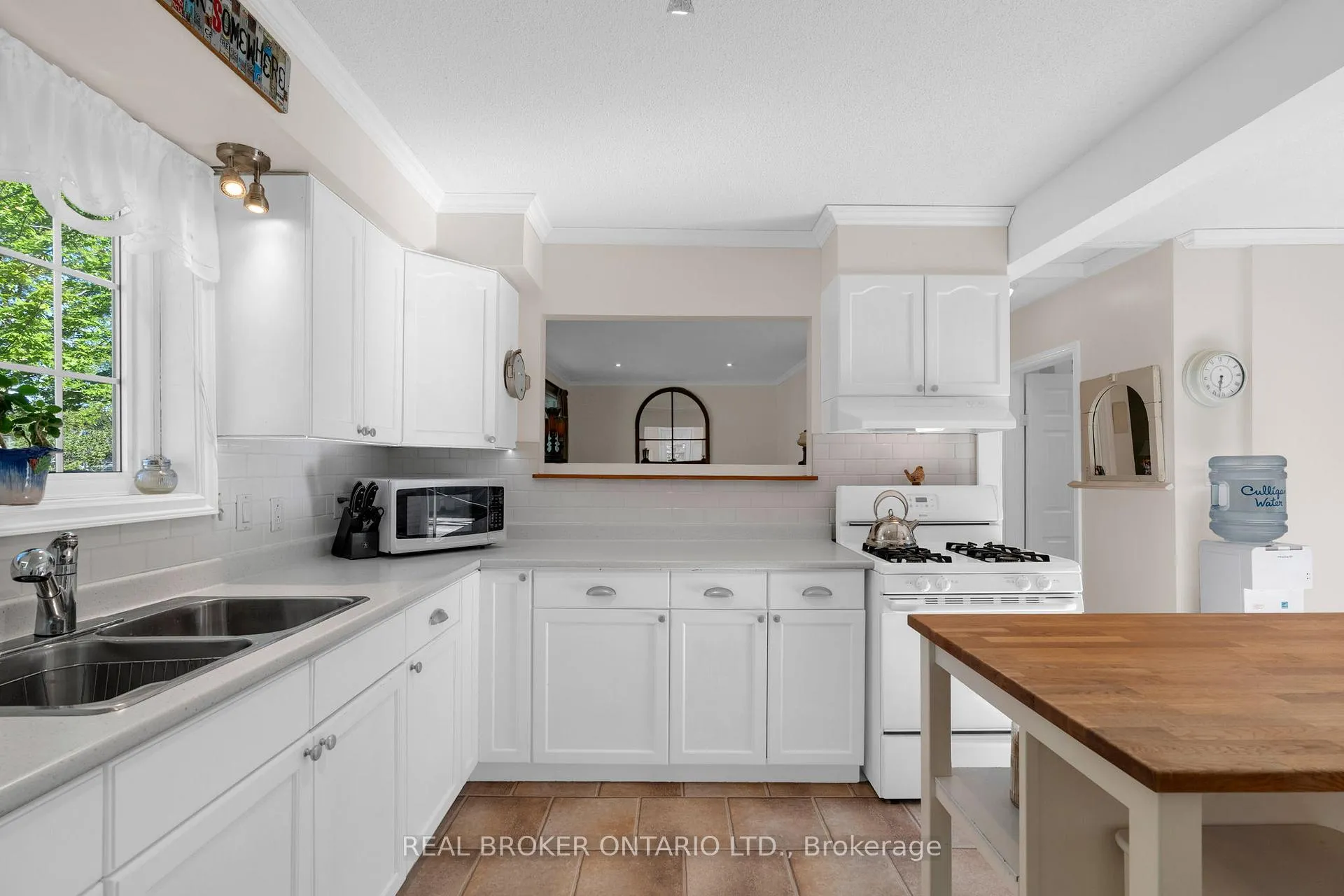 Photo 6 of 145 Collingwood Street, Clearview, Creemore — HOMEH