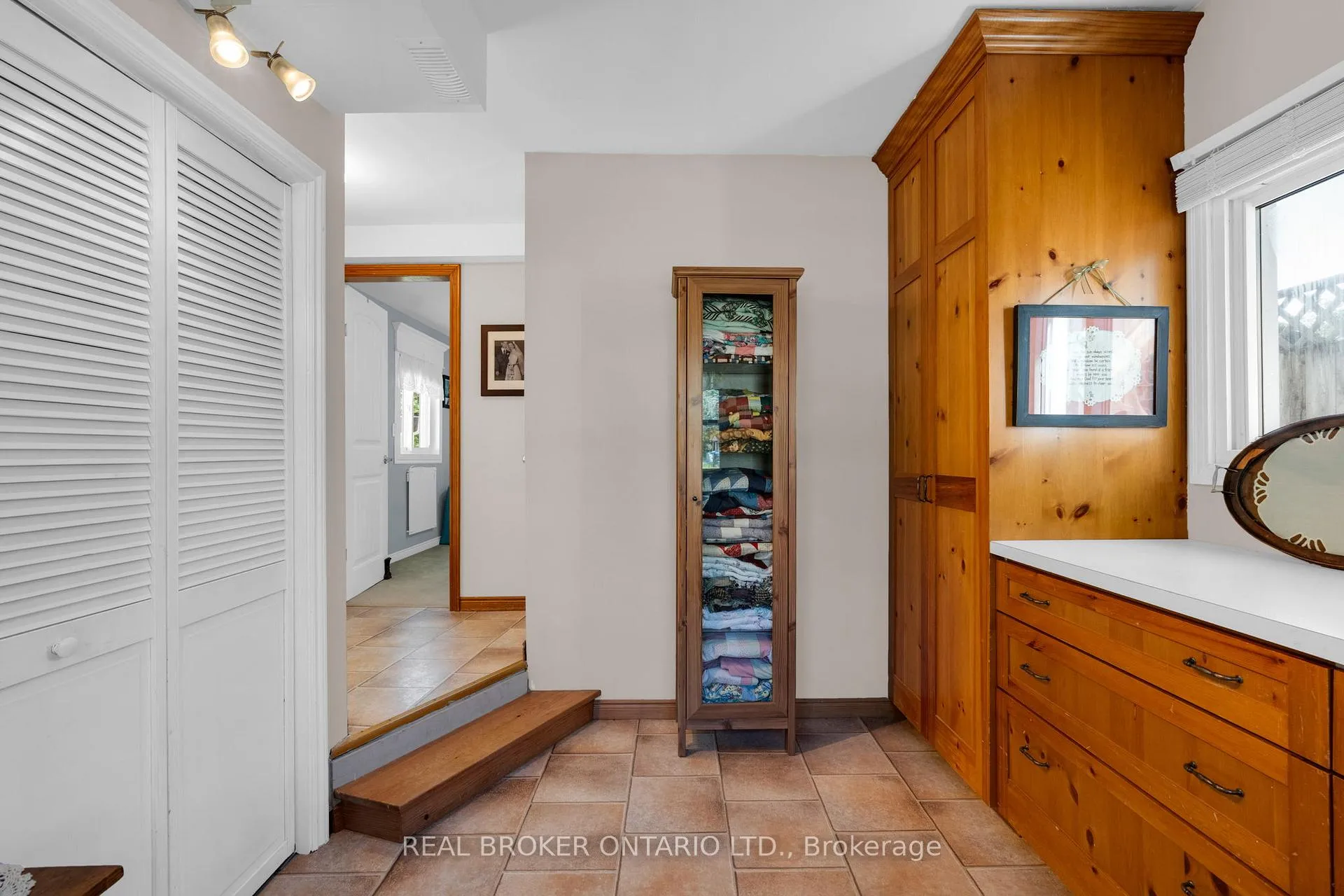Photo 12 of 145 Collingwood Street, Clearview, Creemore — HOMEH