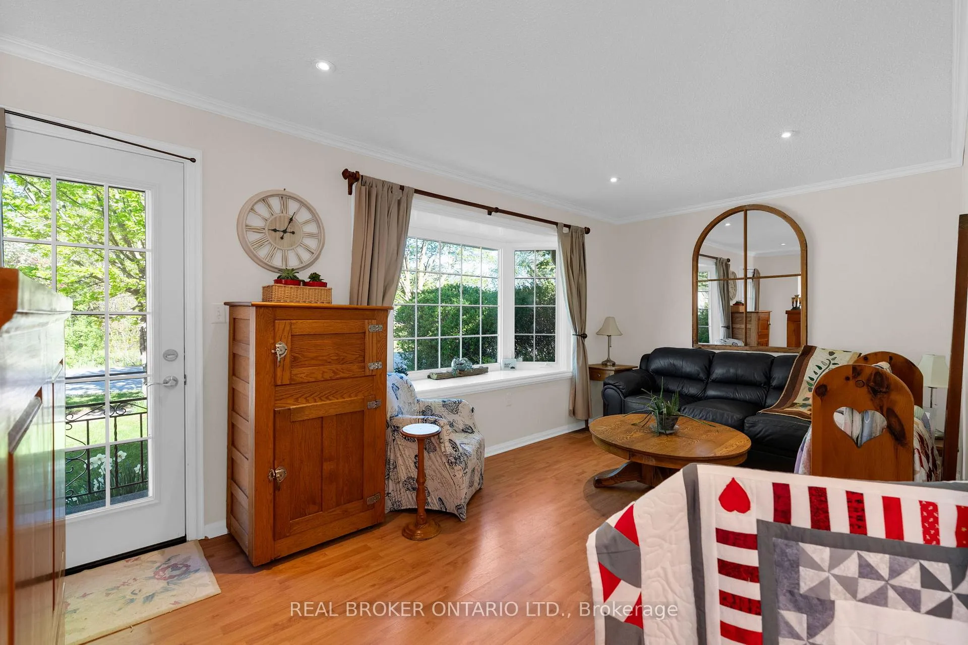 Photo 19 of 145 Collingwood Street, Clearview, Creemore — HOMEH