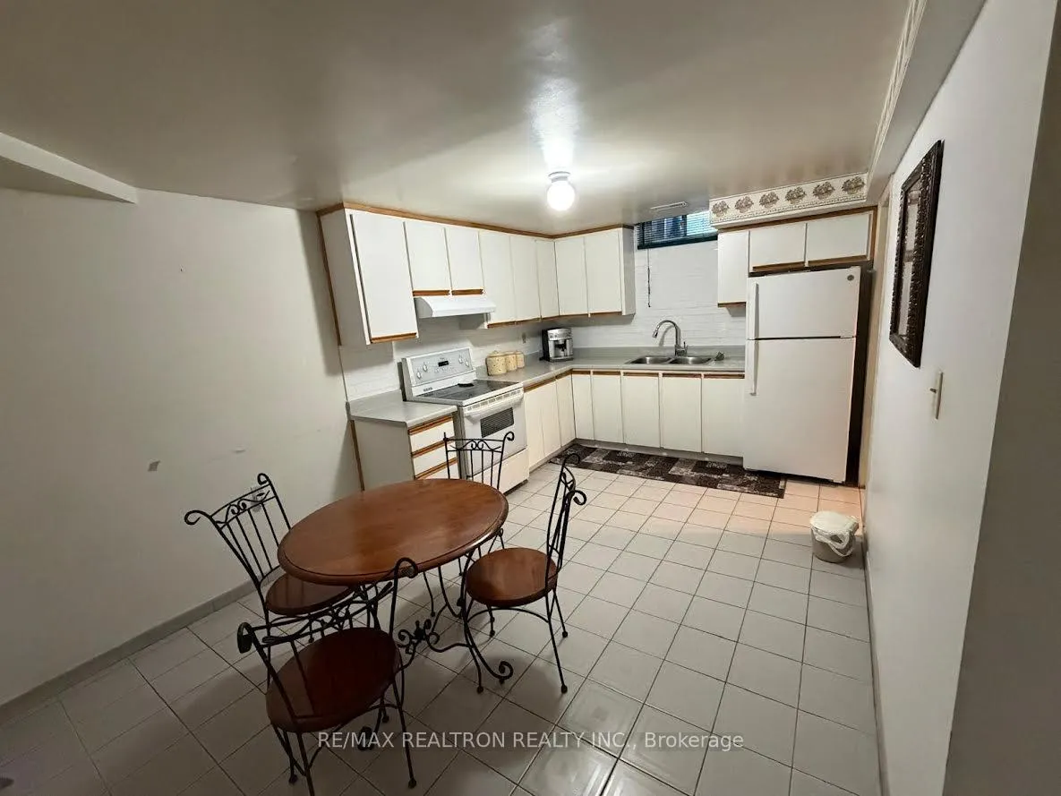 Photo 7 of Unit Bsmt, 5 Lamar Street, Vaughan, Maple — HOMEH