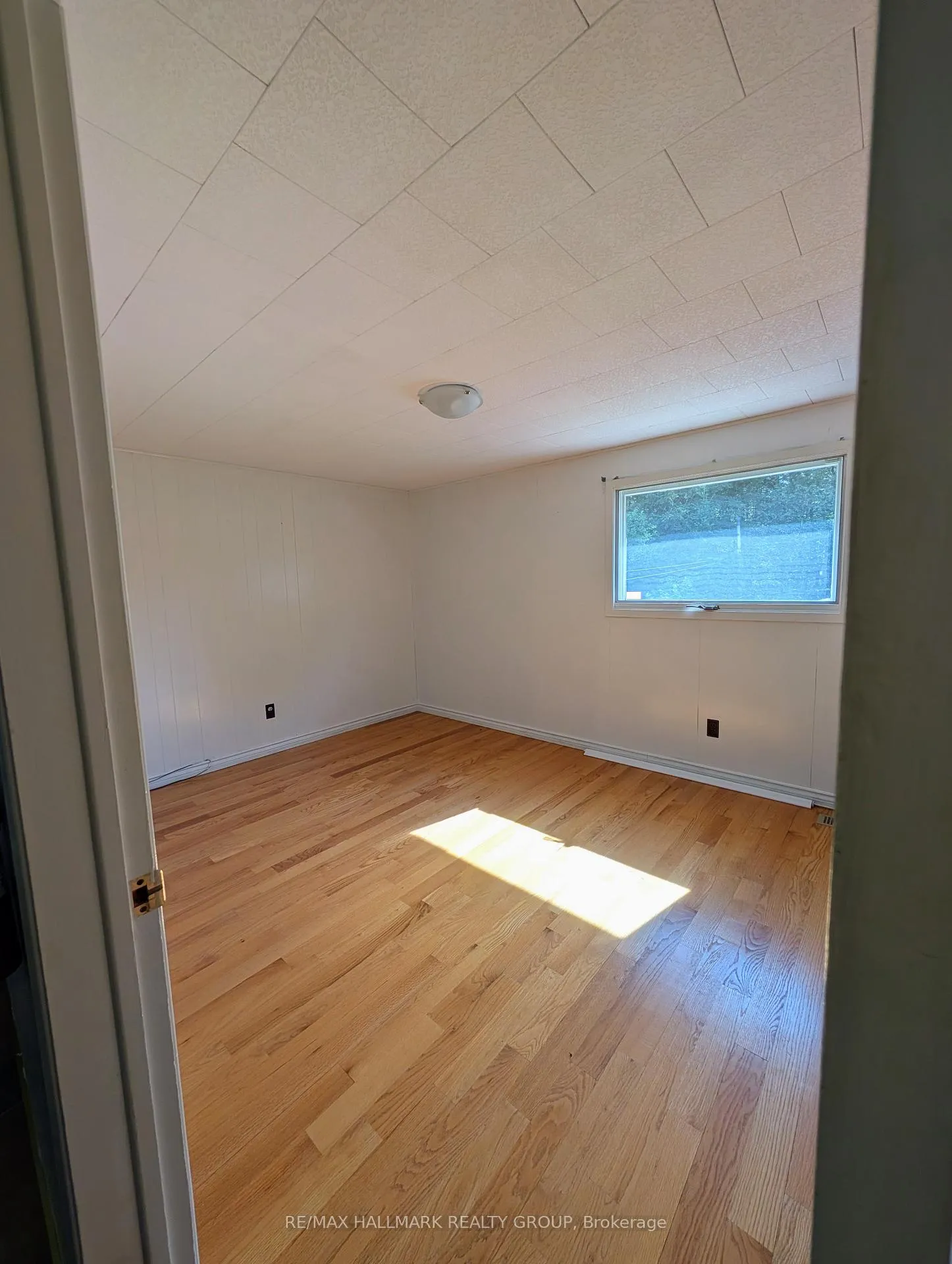 Photo 10 of 1636 Stagecoach Road, Ottawa, Greely — HOMEH
