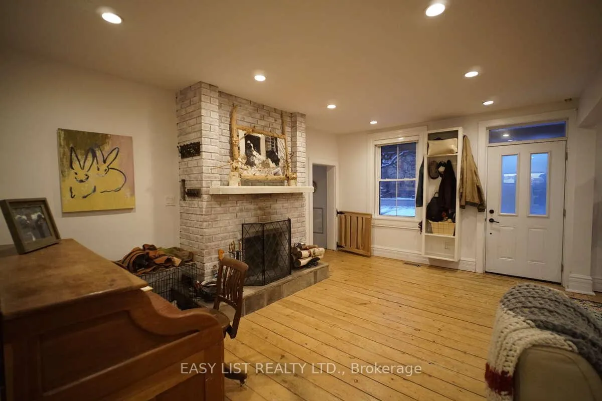 Photo 15 of 79 Brock Road S, Puslinch, Aberfoyle — HOMEH
