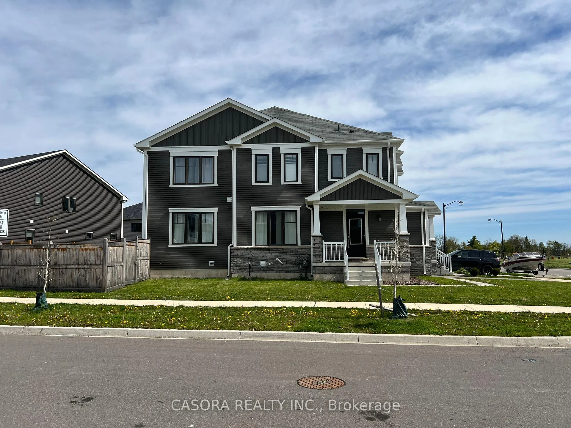 Photo 3 of 170 Whithorn Crescent, Haldimand — HOMEH