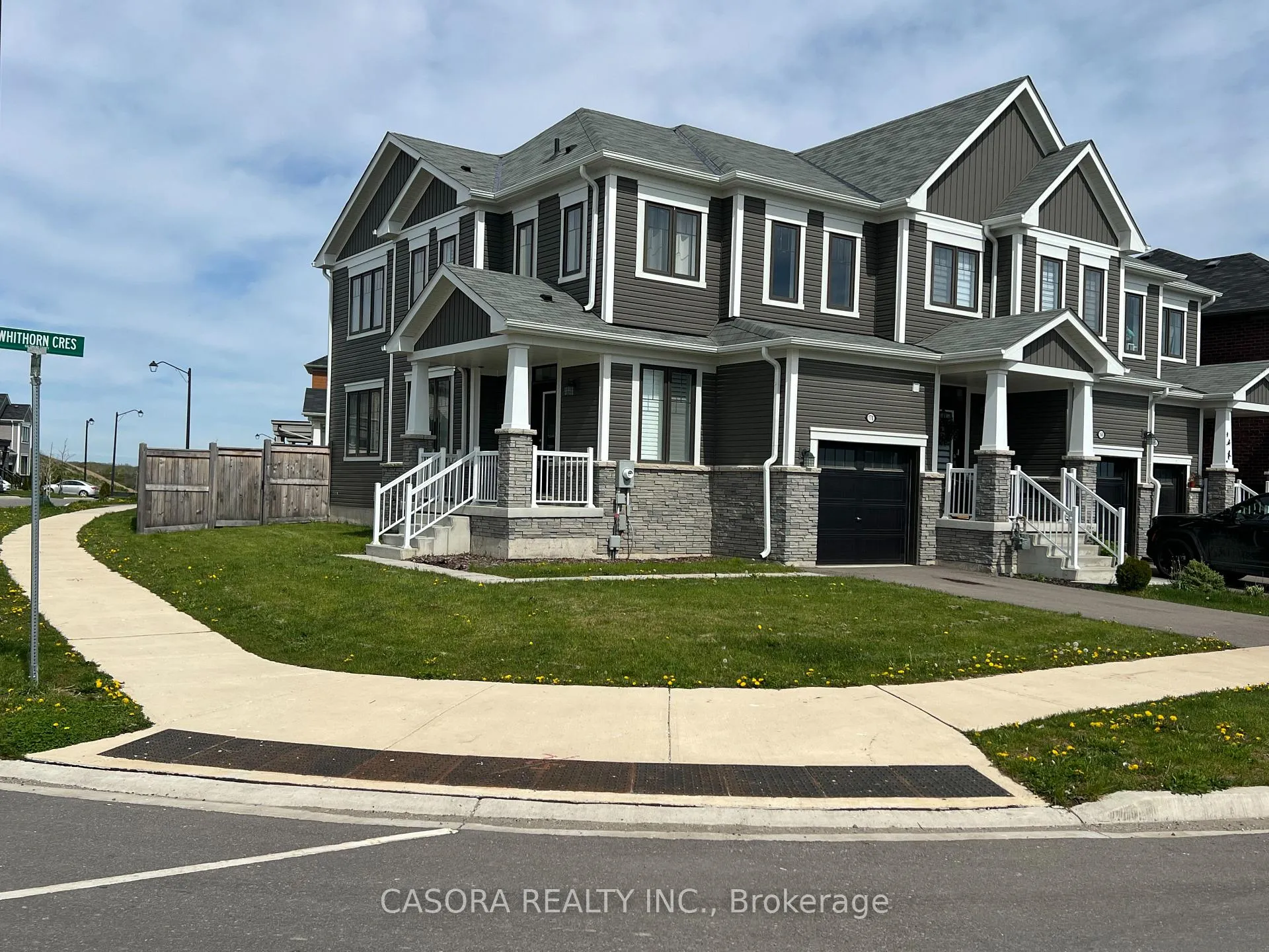 Photo 4 of 170 Whithorn Crescent, Haldimand — HOMEH