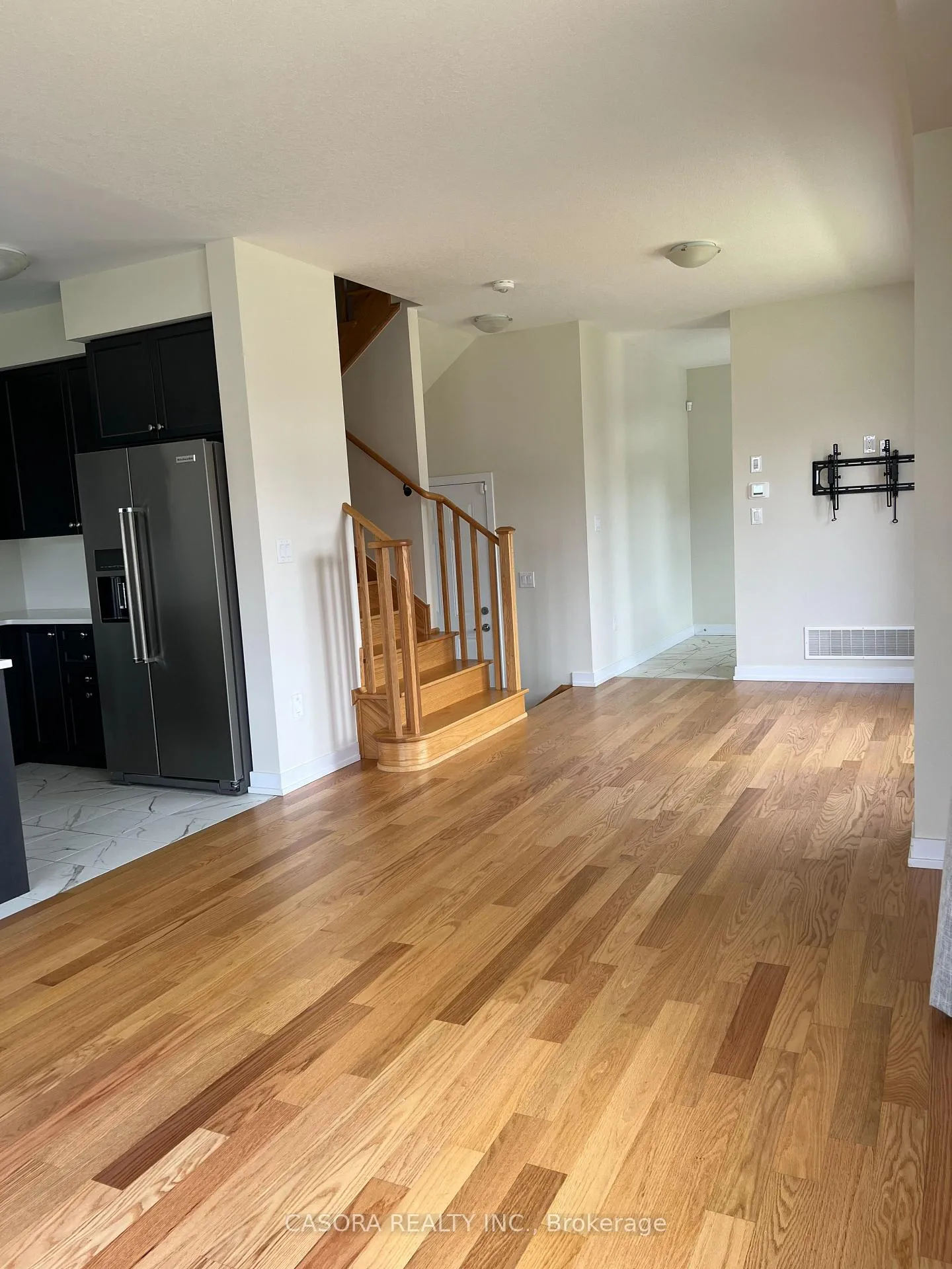 Photo 11 of 170 Whithorn Crescent, Haldimand — HOMEH