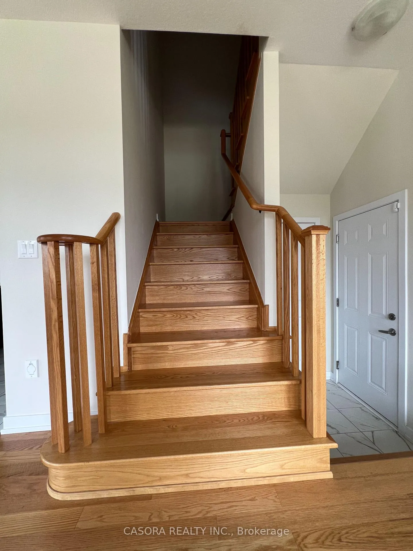Photo 15 of 170 Whithorn Crescent, Haldimand — HOMEH