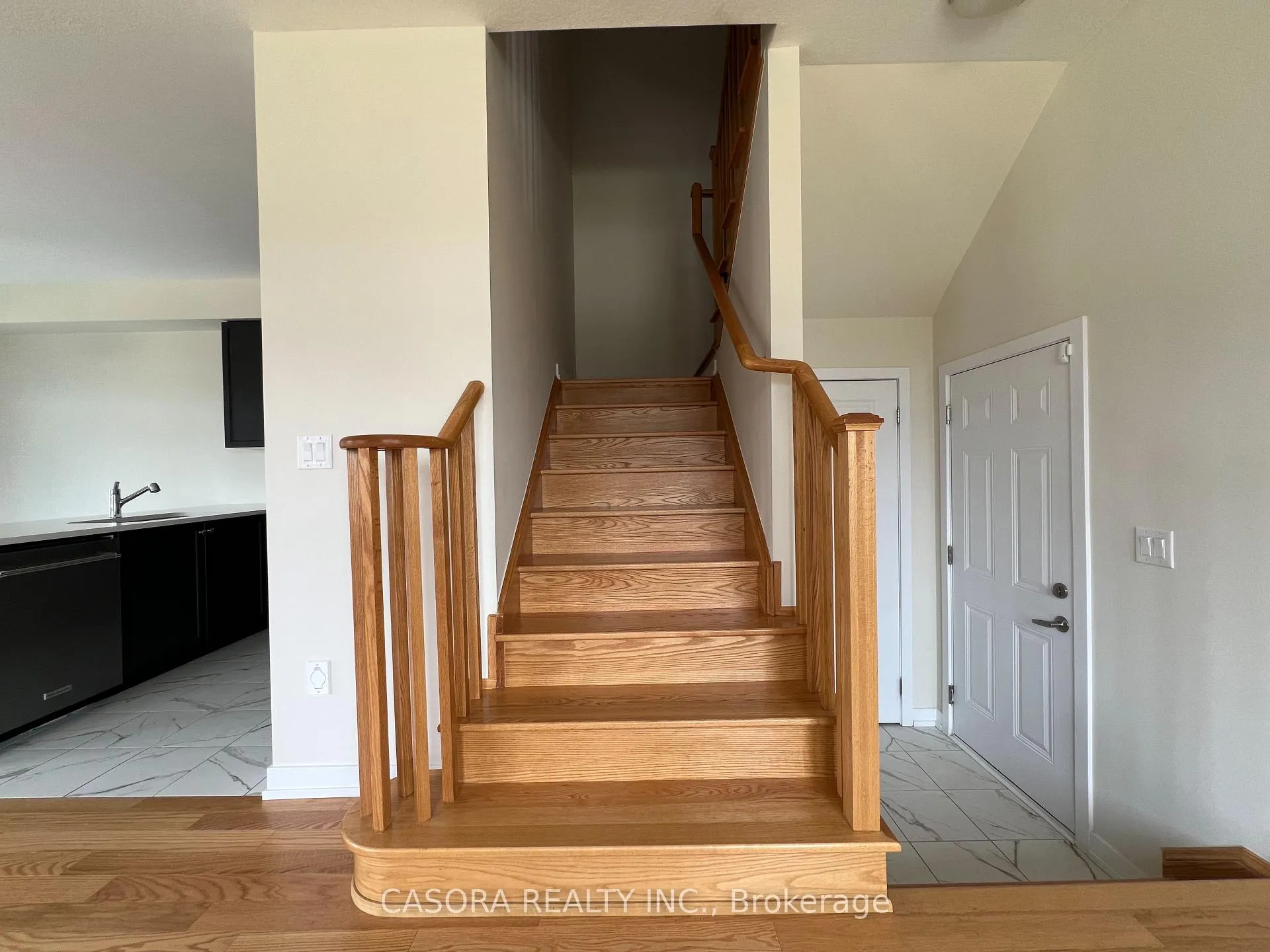 Photo 16 of 170 Whithorn Crescent, Haldimand — HOMEH