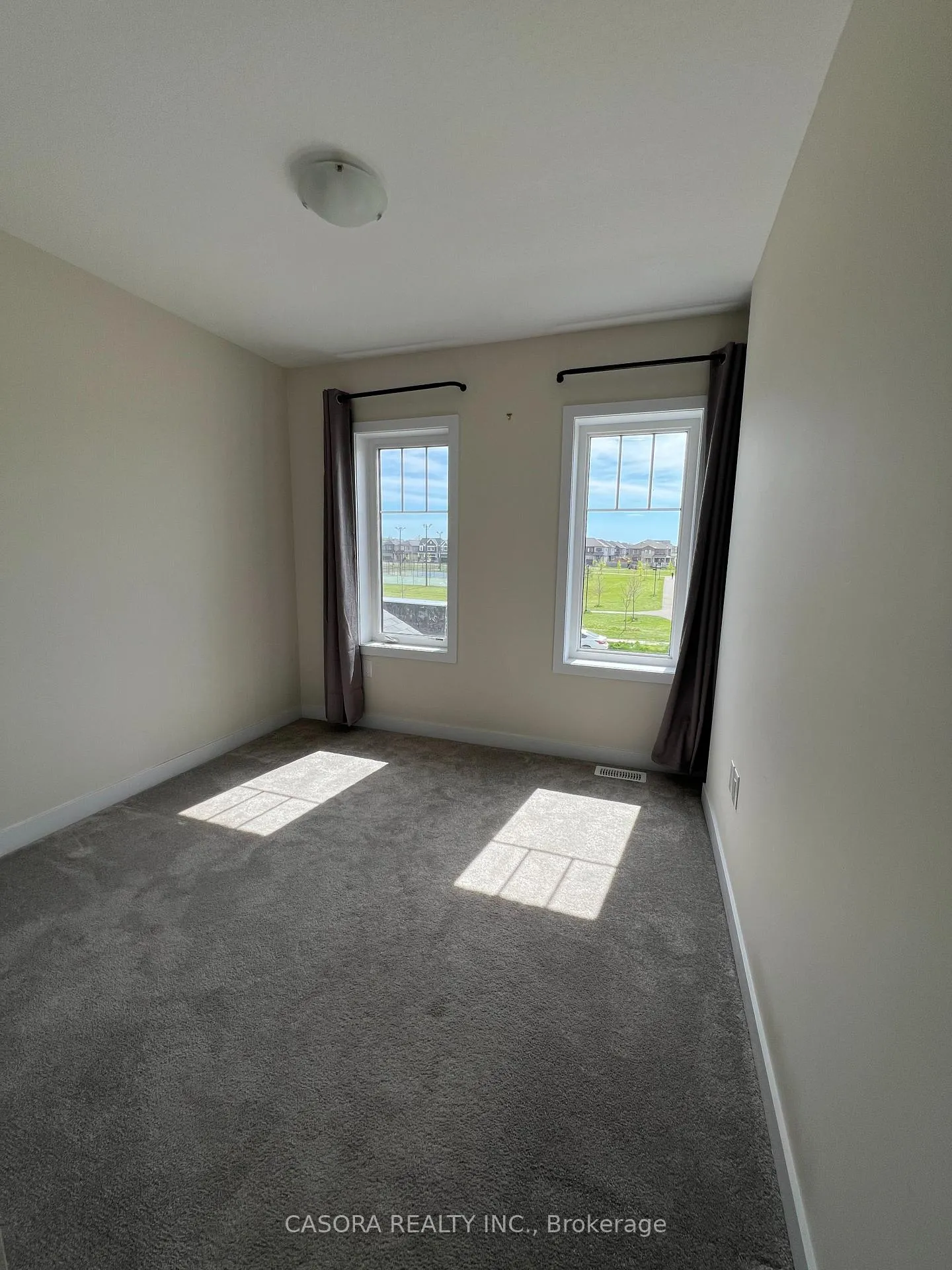 Photo 21 of 170 Whithorn Crescent, Haldimand — HOMEH