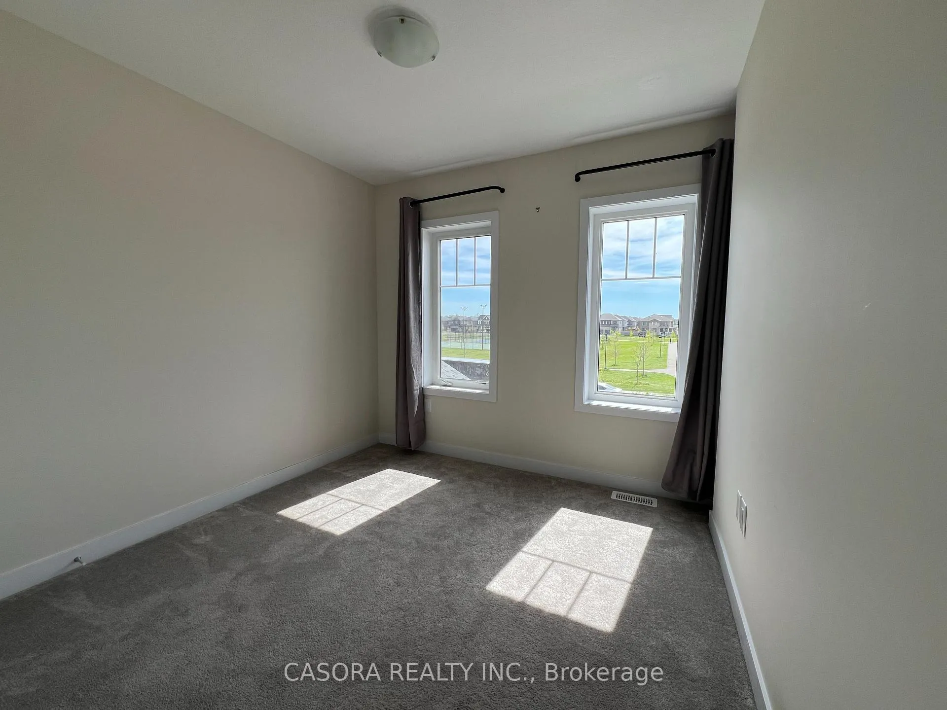 Photo 22 of 170 Whithorn Crescent, Haldimand — HOMEH