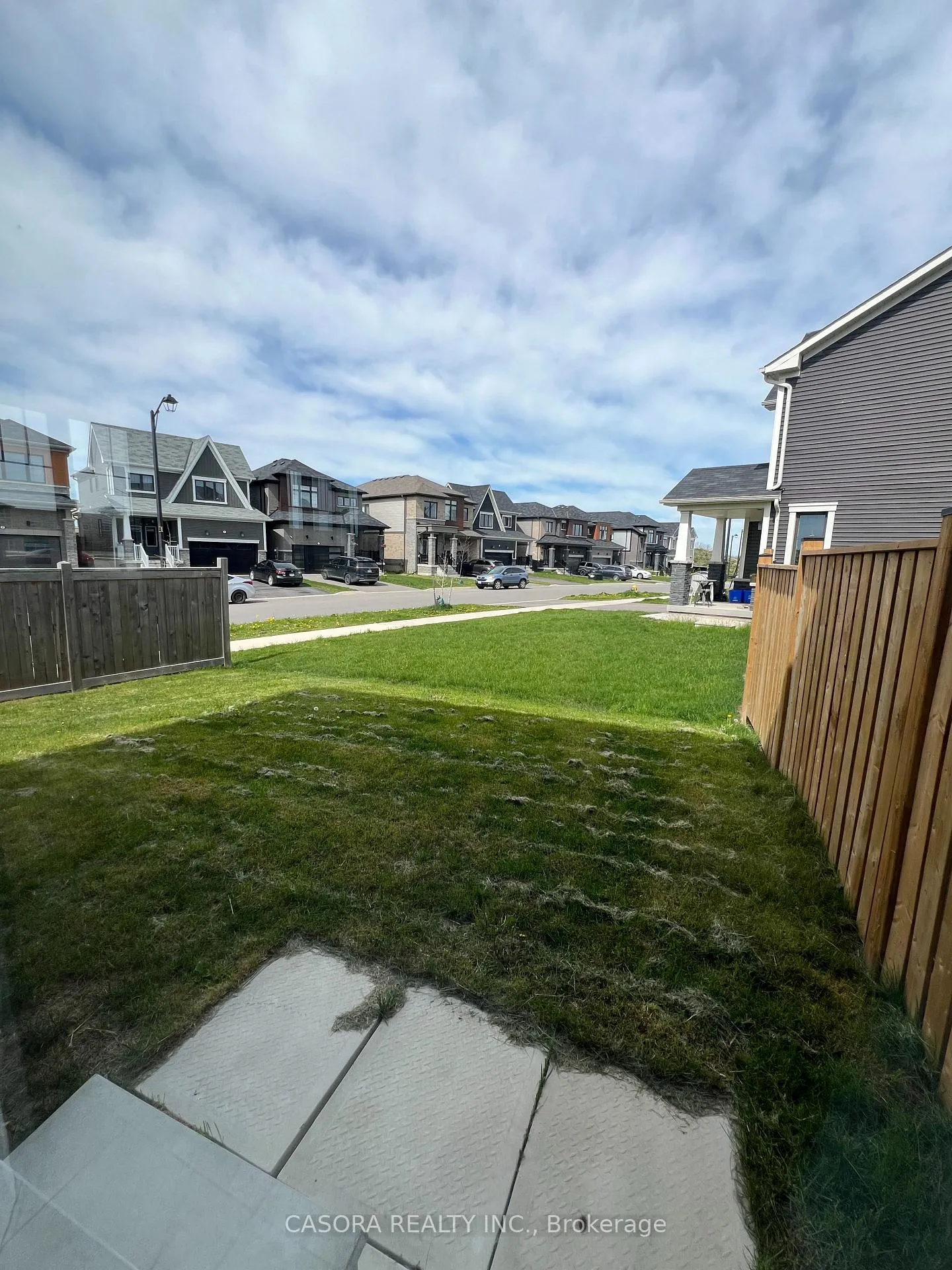 Photo 25 of 170 Whithorn Crescent, Haldimand — HOMEH
