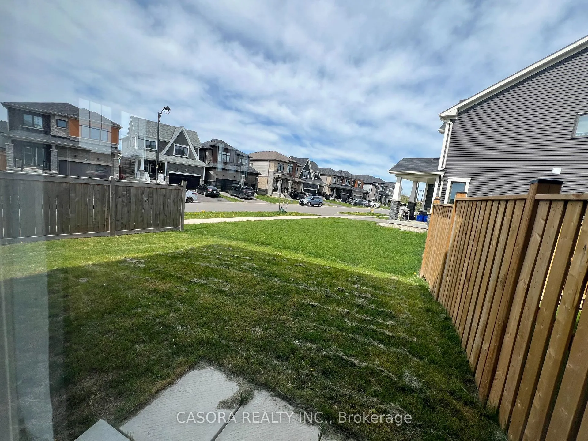 Photo 26 of 170 Whithorn Crescent, Haldimand — HOMEH