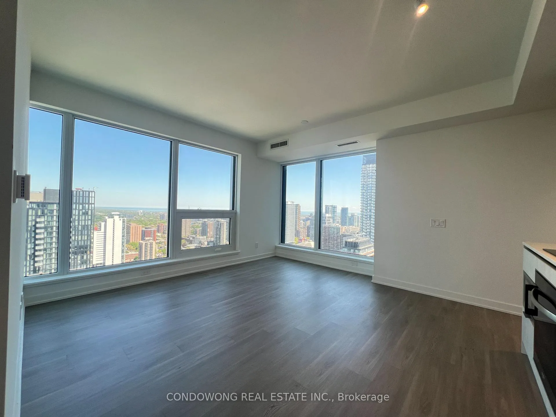 Photo 4 of Unit 4109, 8 Wellesley Street W, Toronto, Bay Street Corridor — HOMEH