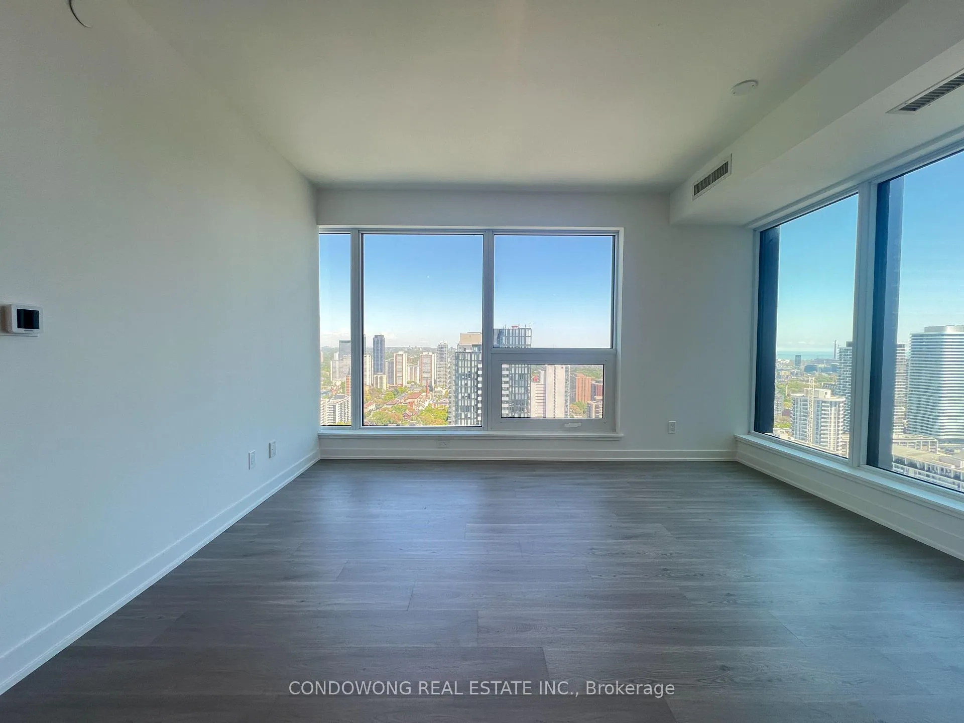 Photo 5 of Unit 4109, 8 Wellesley Street W, Toronto, Bay Street Corridor — HOMEH