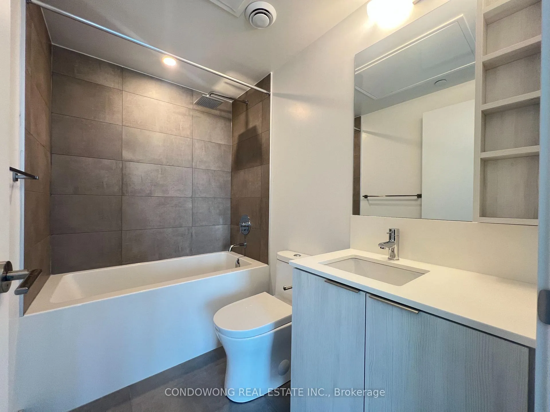 Photo 8 of Unit 4109, 8 Wellesley Street W, Toronto, Bay Street Corridor — HOMEH