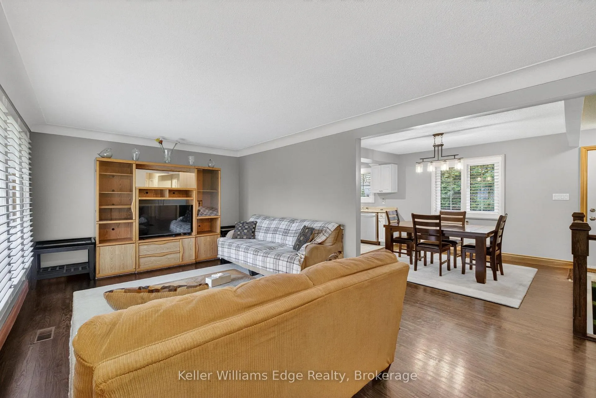 Photo 2 of 187 Council Crescent, Hamilton, Ancaster — HOMEH