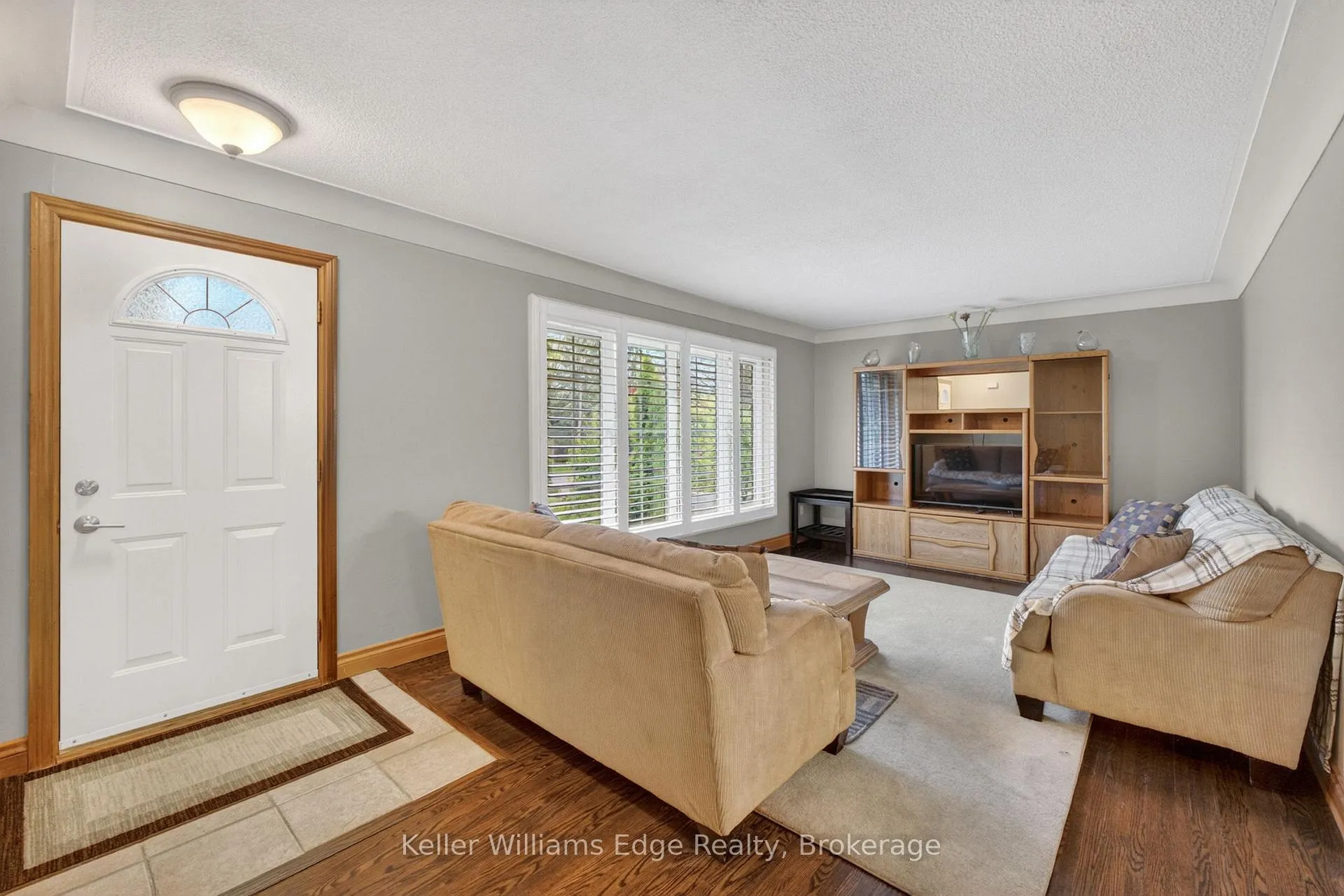 Photo 3 of 187 Council Crescent, Hamilton, Ancaster — HOMEH