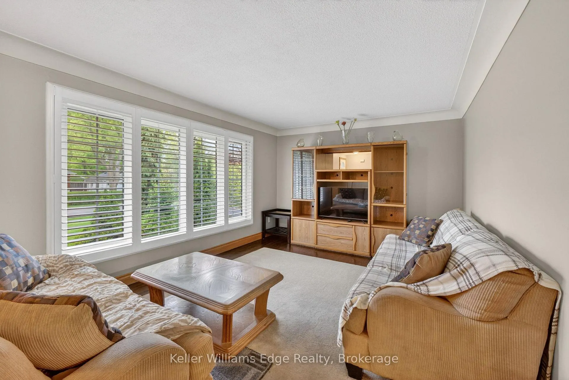 Photo 4 of 187 Council Crescent, Hamilton, Ancaster — HOMEH