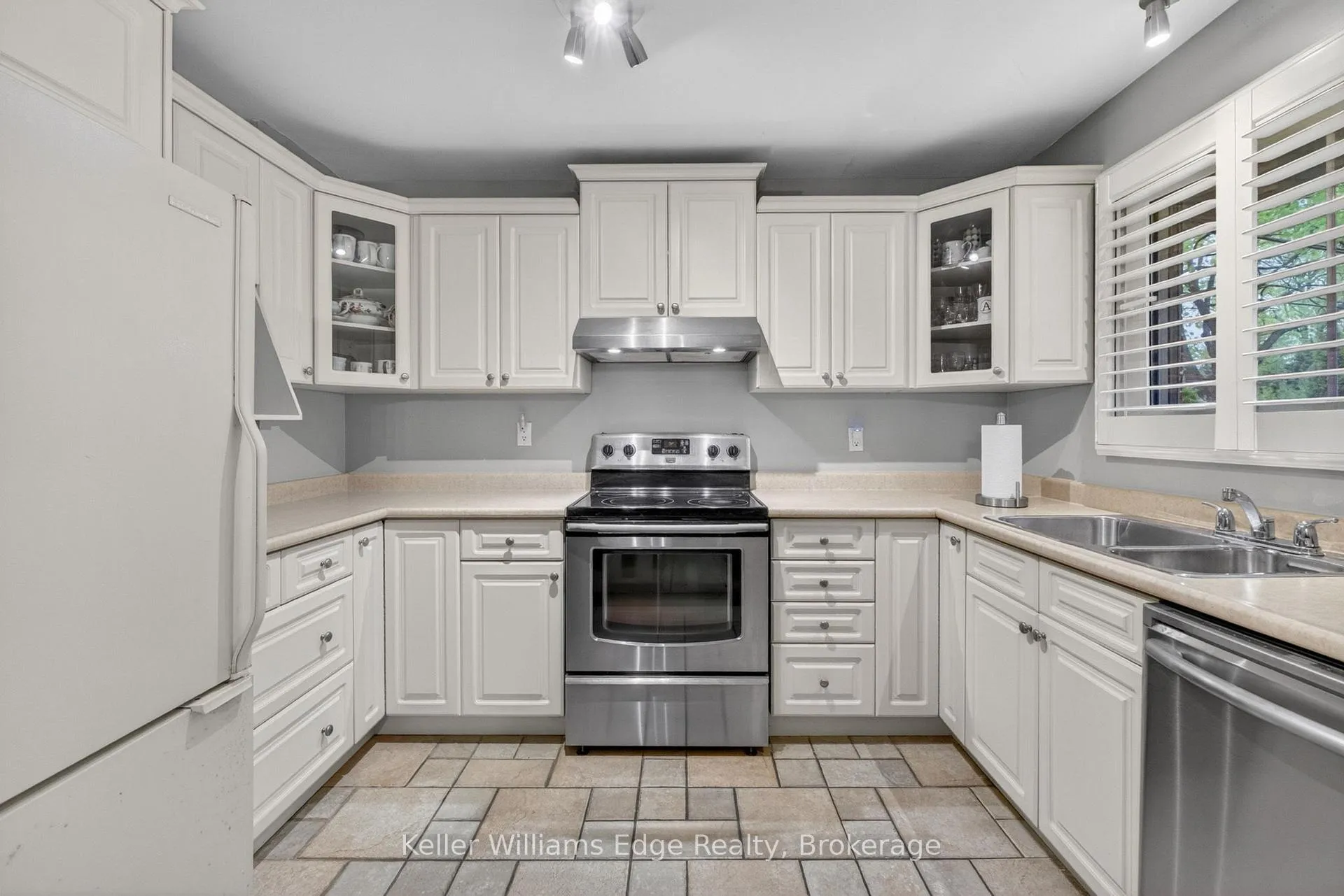 Photo 12 of 187 Council Crescent, Hamilton, Ancaster — HOMEH